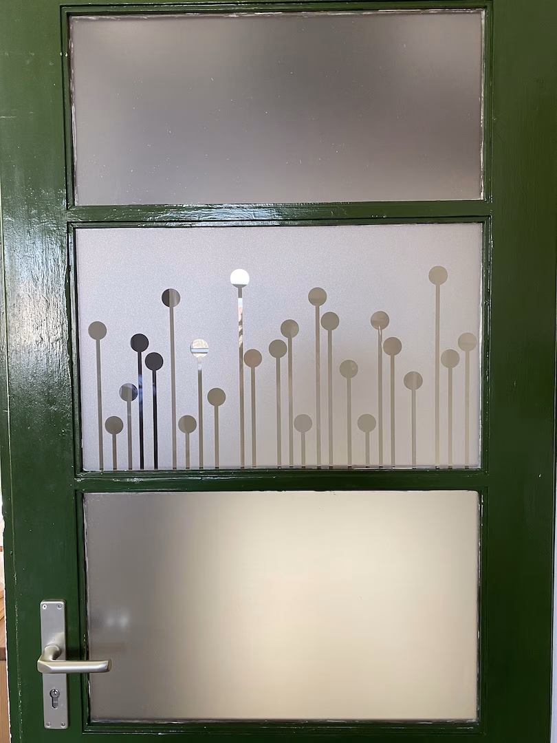 Glasdekor für Fenster im Design Stalagmiten