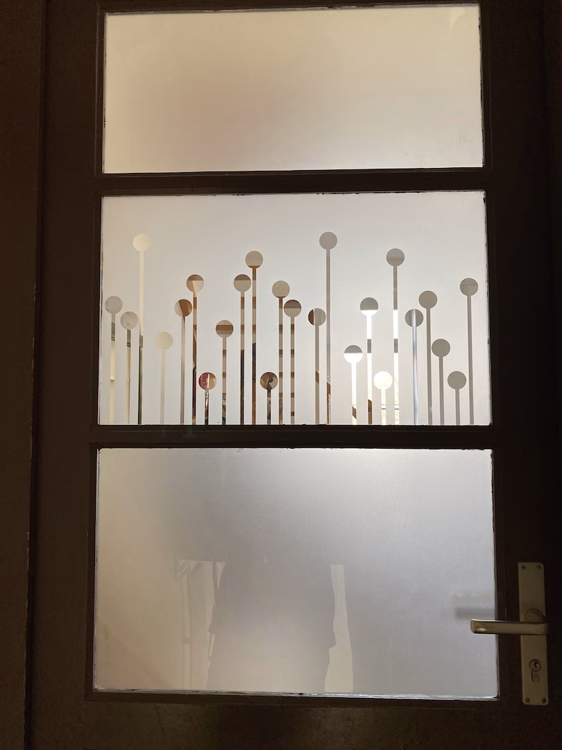 Glasdekorfolie mit Stalagmiten