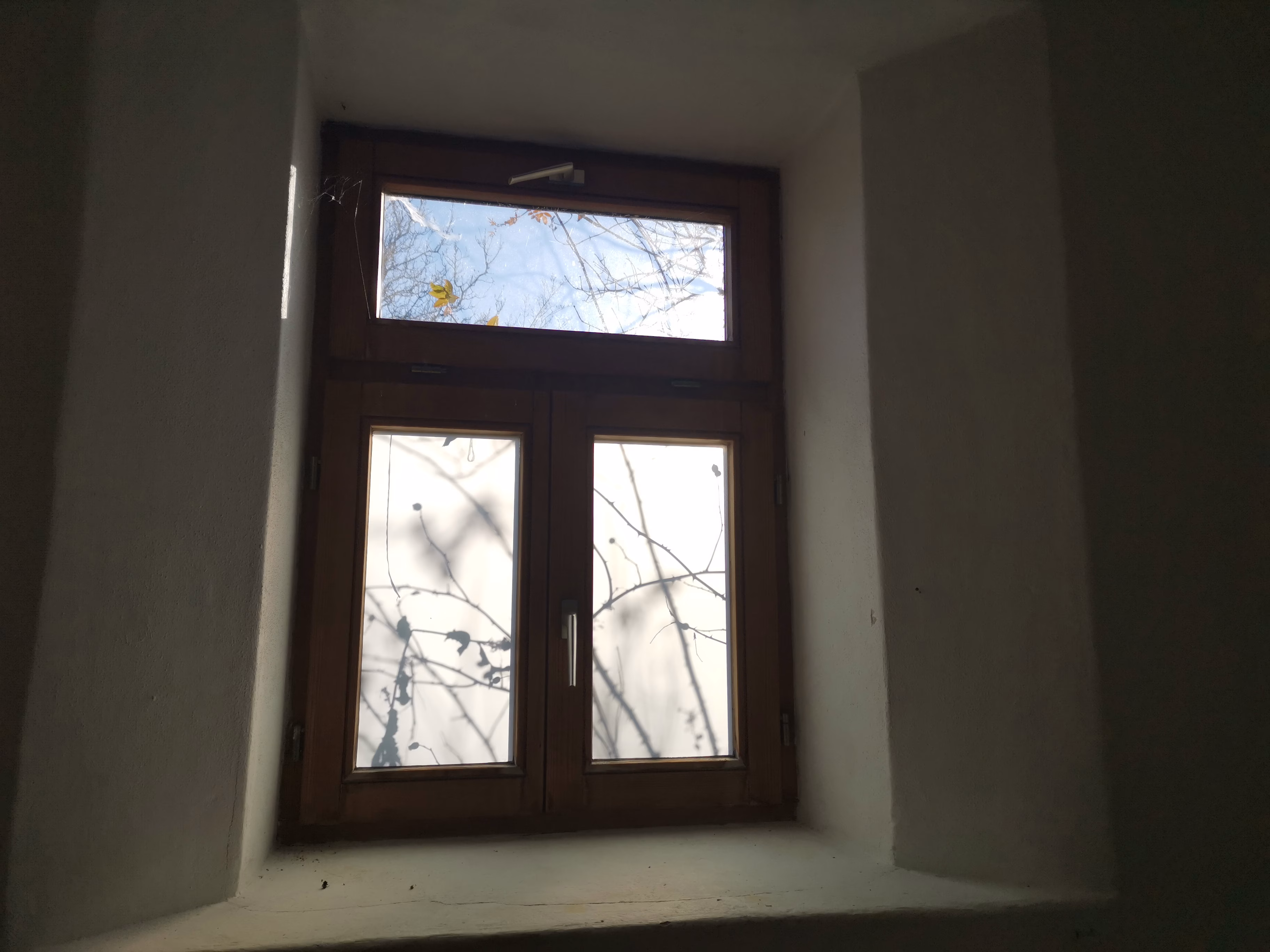 Dppelfenster mit weiß matter Sichtschutzfolie