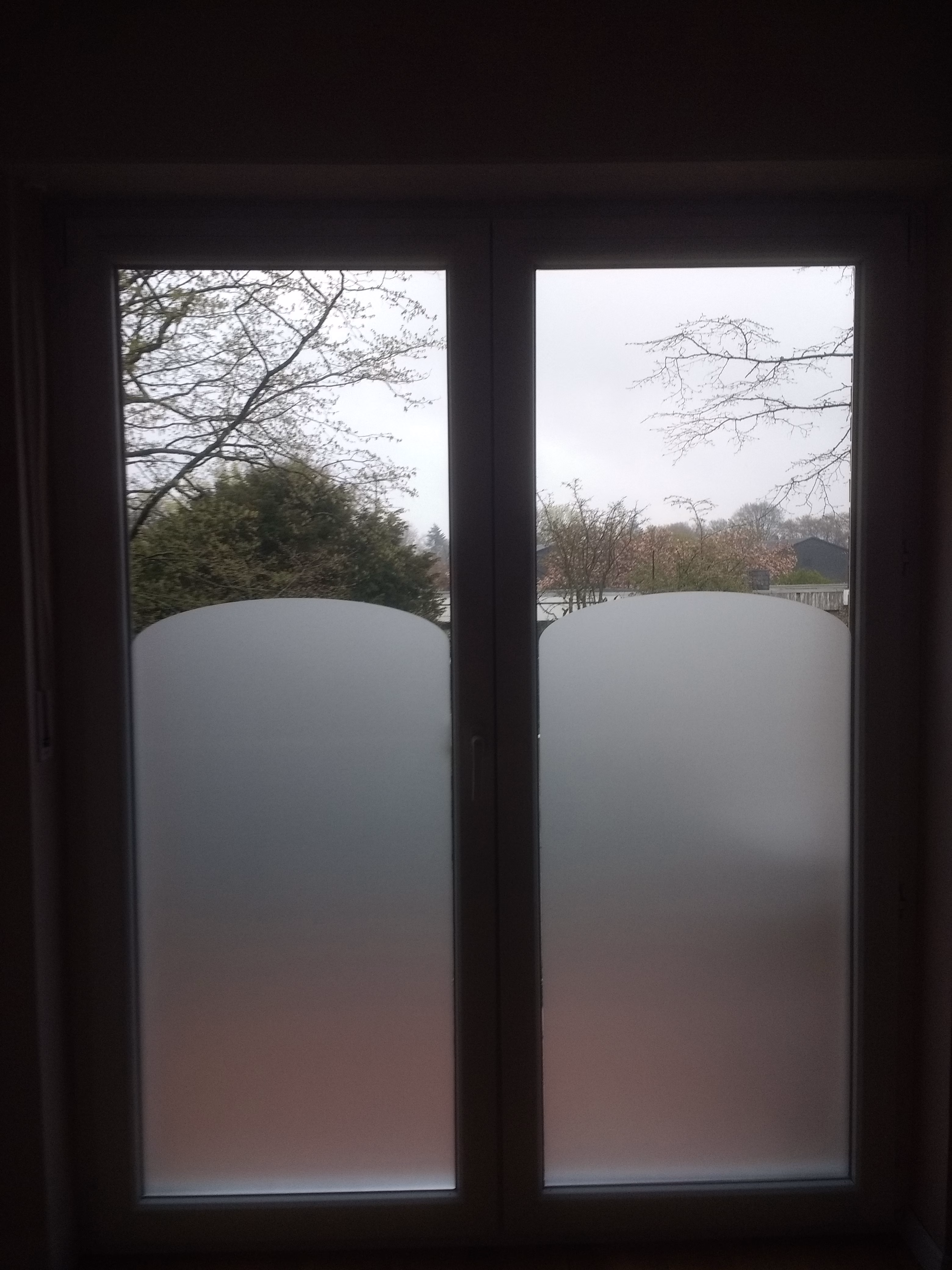 kleberlose Satinatofolie mit Korbbogen