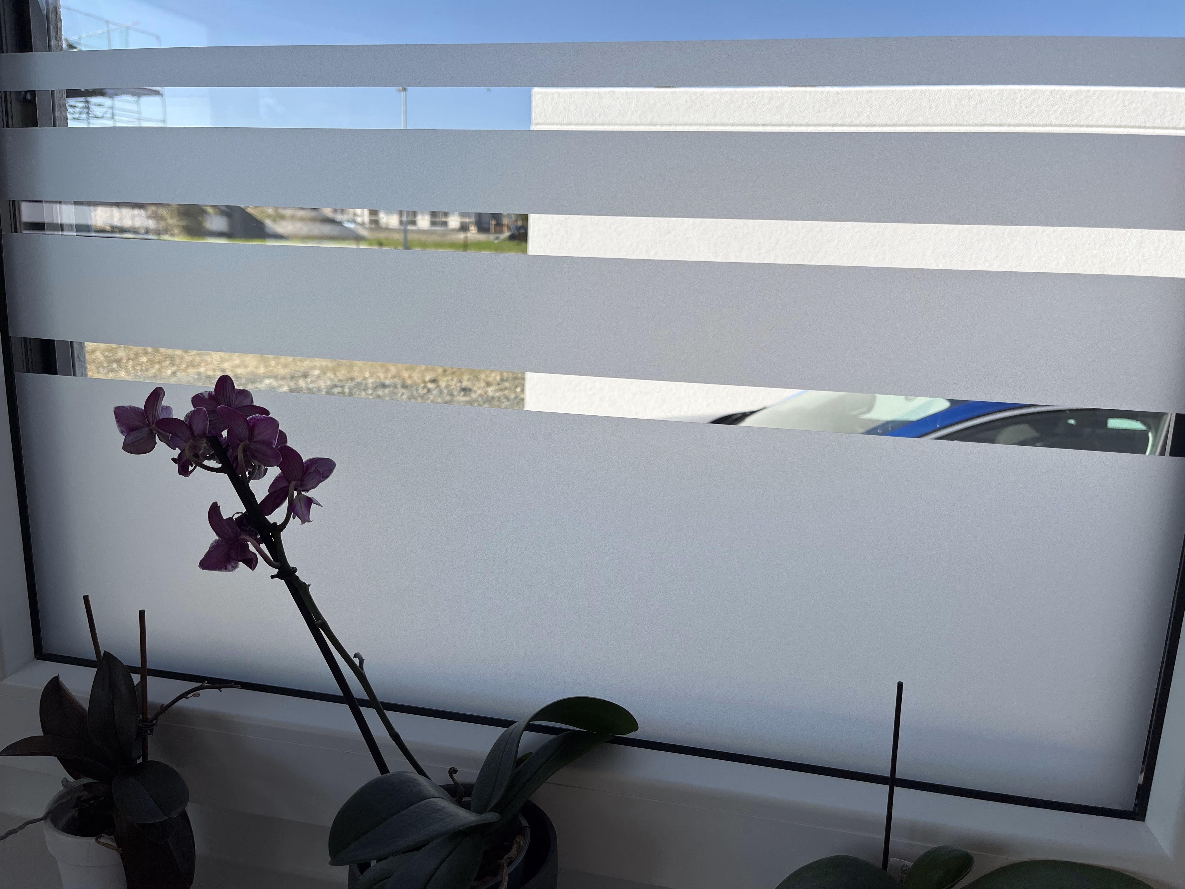 Fensterglasdekor mit Streifen