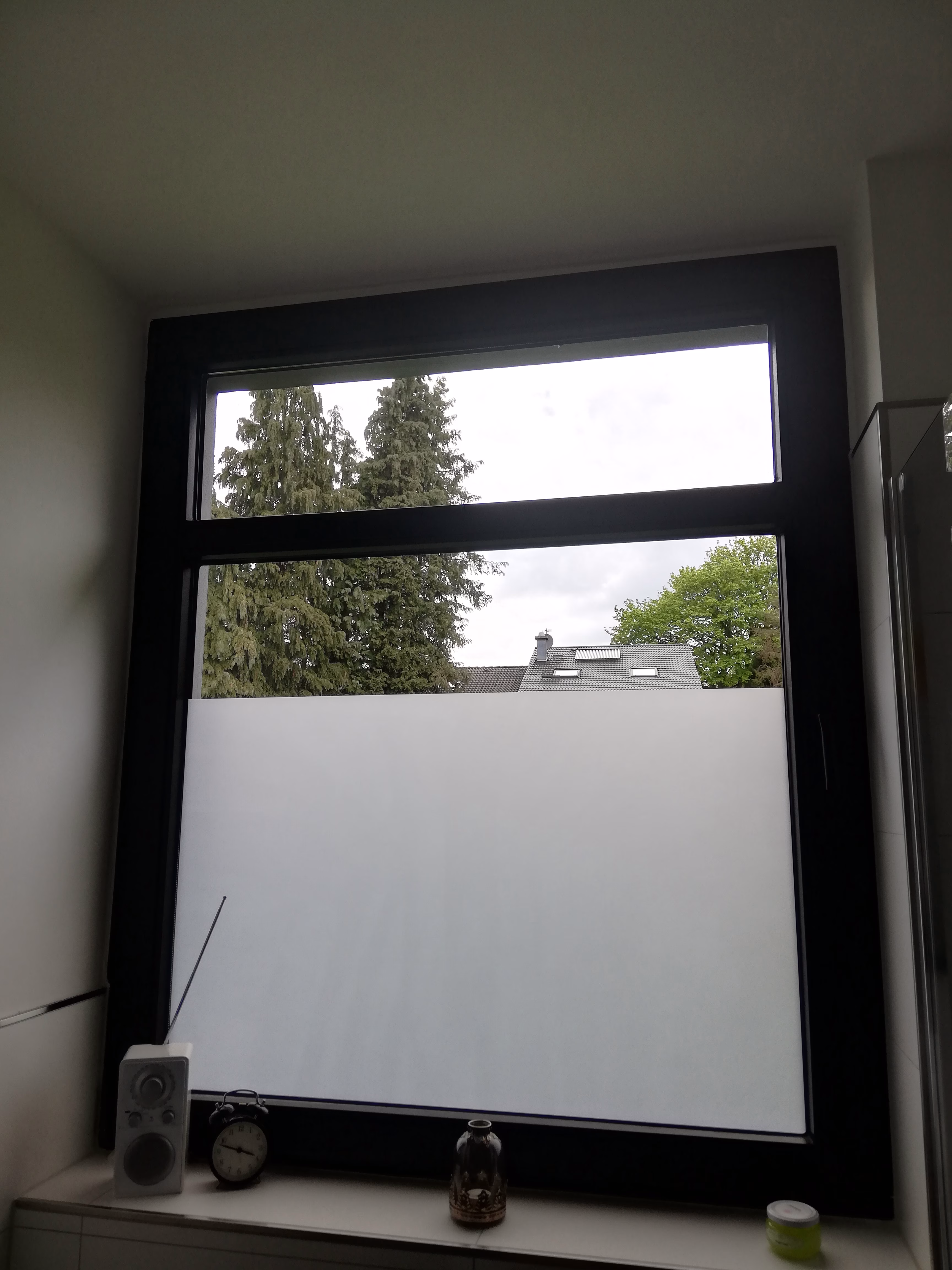 opak weiße Milchfolie im Badezimmer