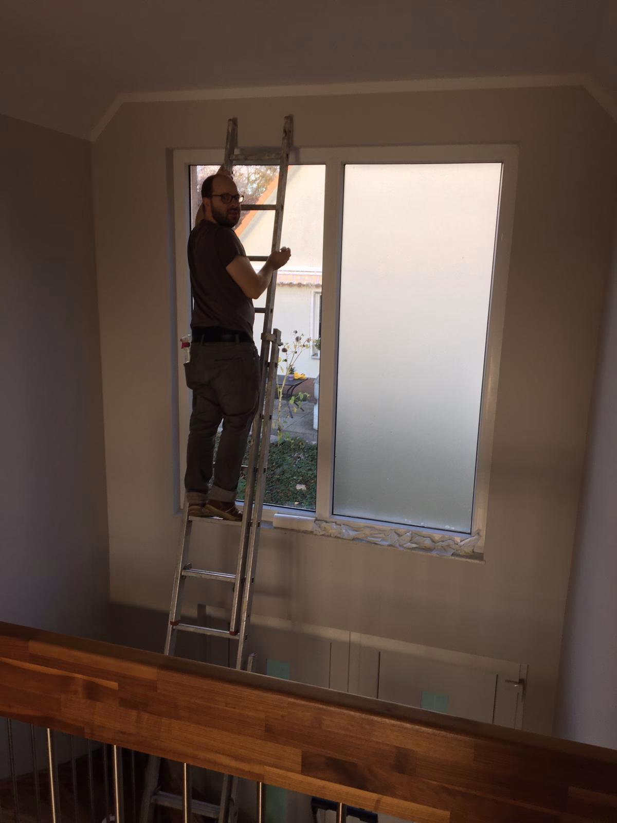 Montage einer Sichtschutzfolie Frosted