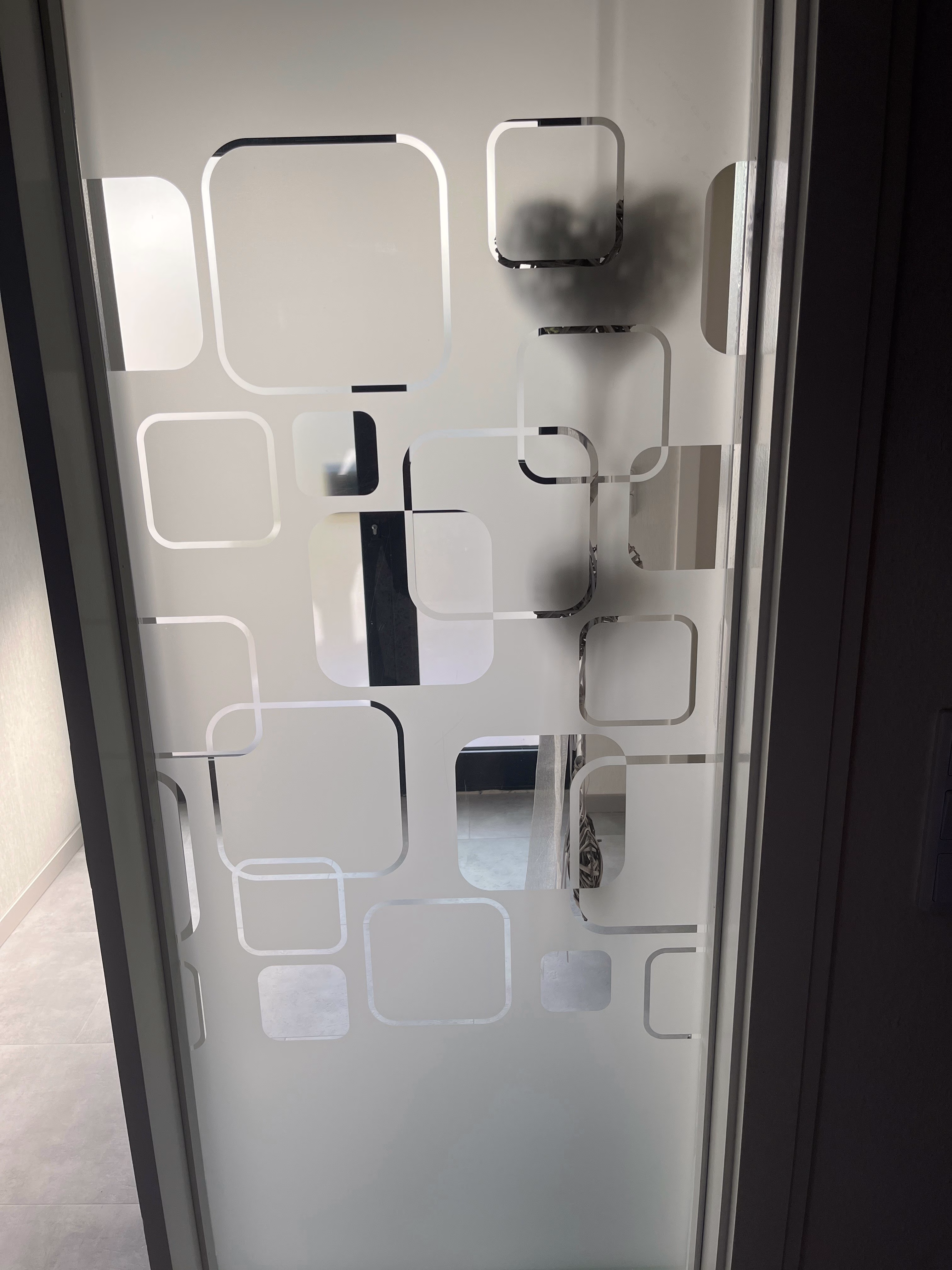 Dekorfolie, transp.-weiße abgerundete Quadrate