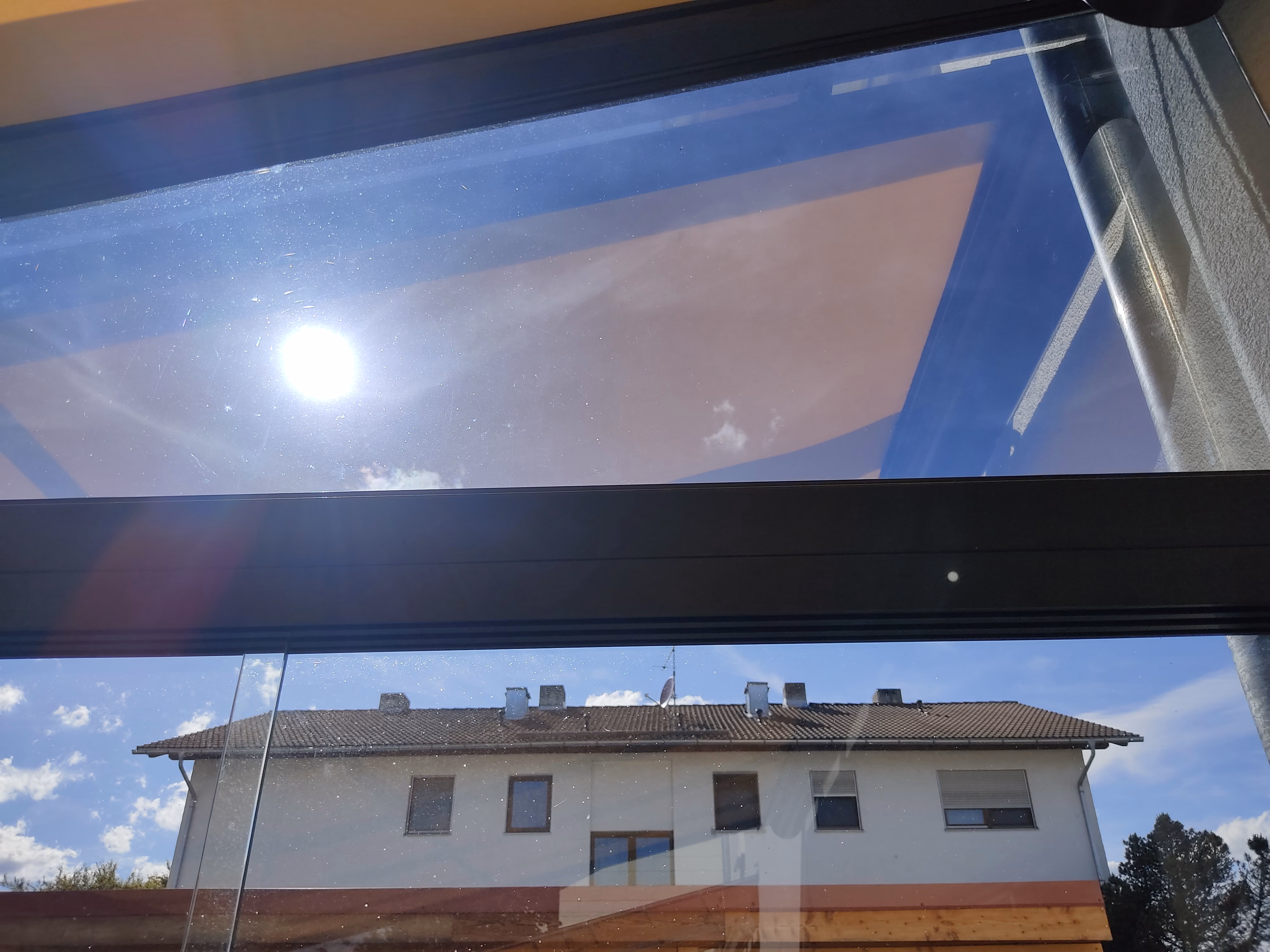 passgenauer Zuschnitt einer Sonnenschutzfolie passgenauer Zuschnitt einer Sonnenschutzfolie