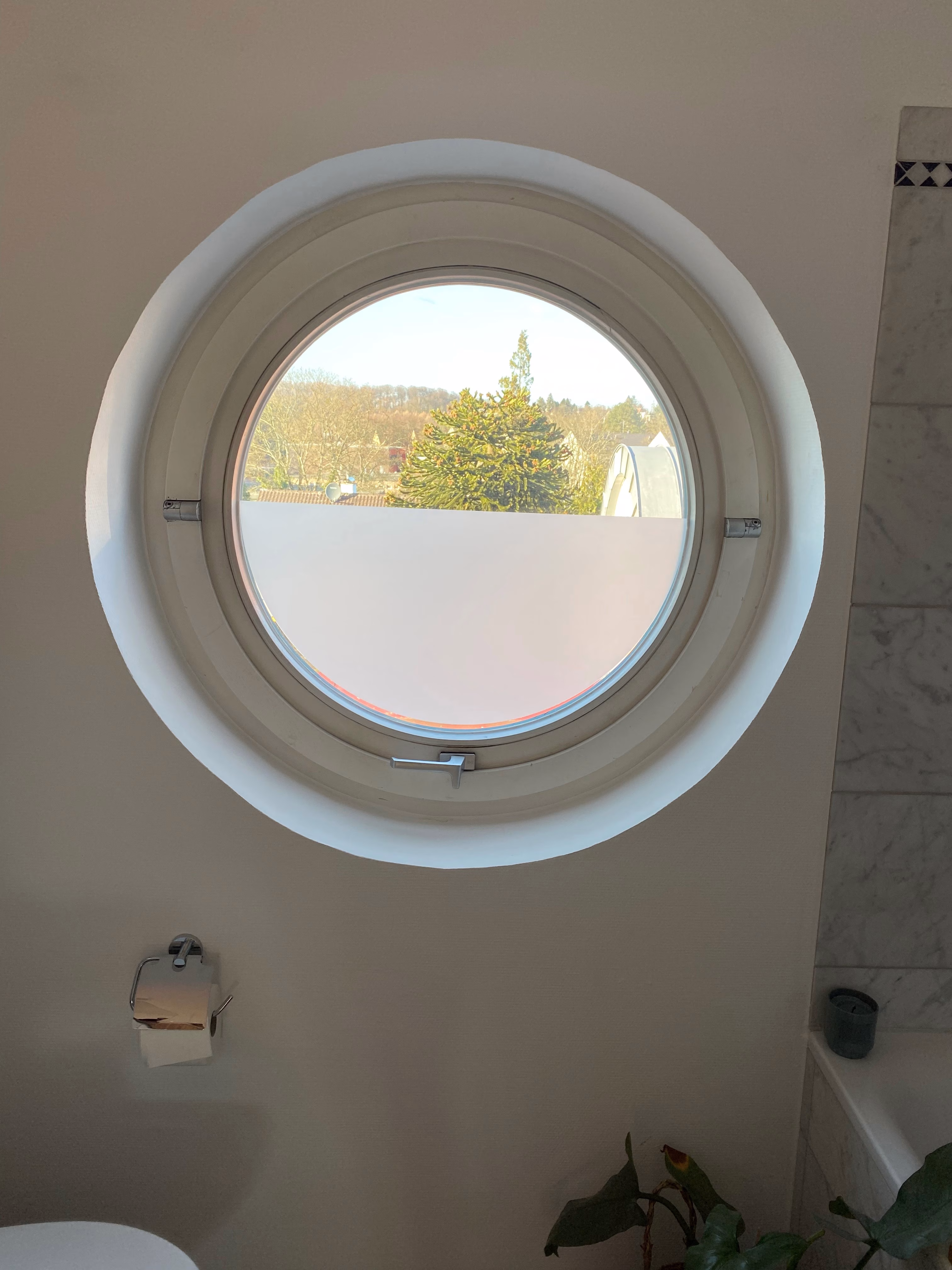 Milchglasfolie im Zuschnitt als Halbkreis