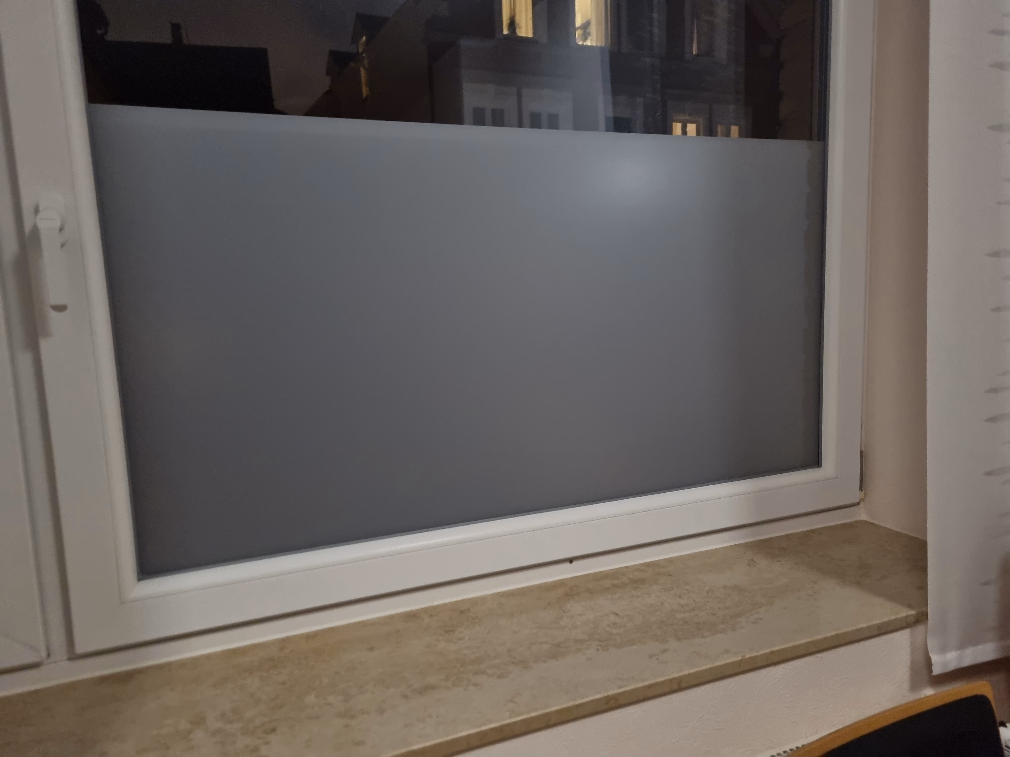 Milchglasfolie in der Nacht