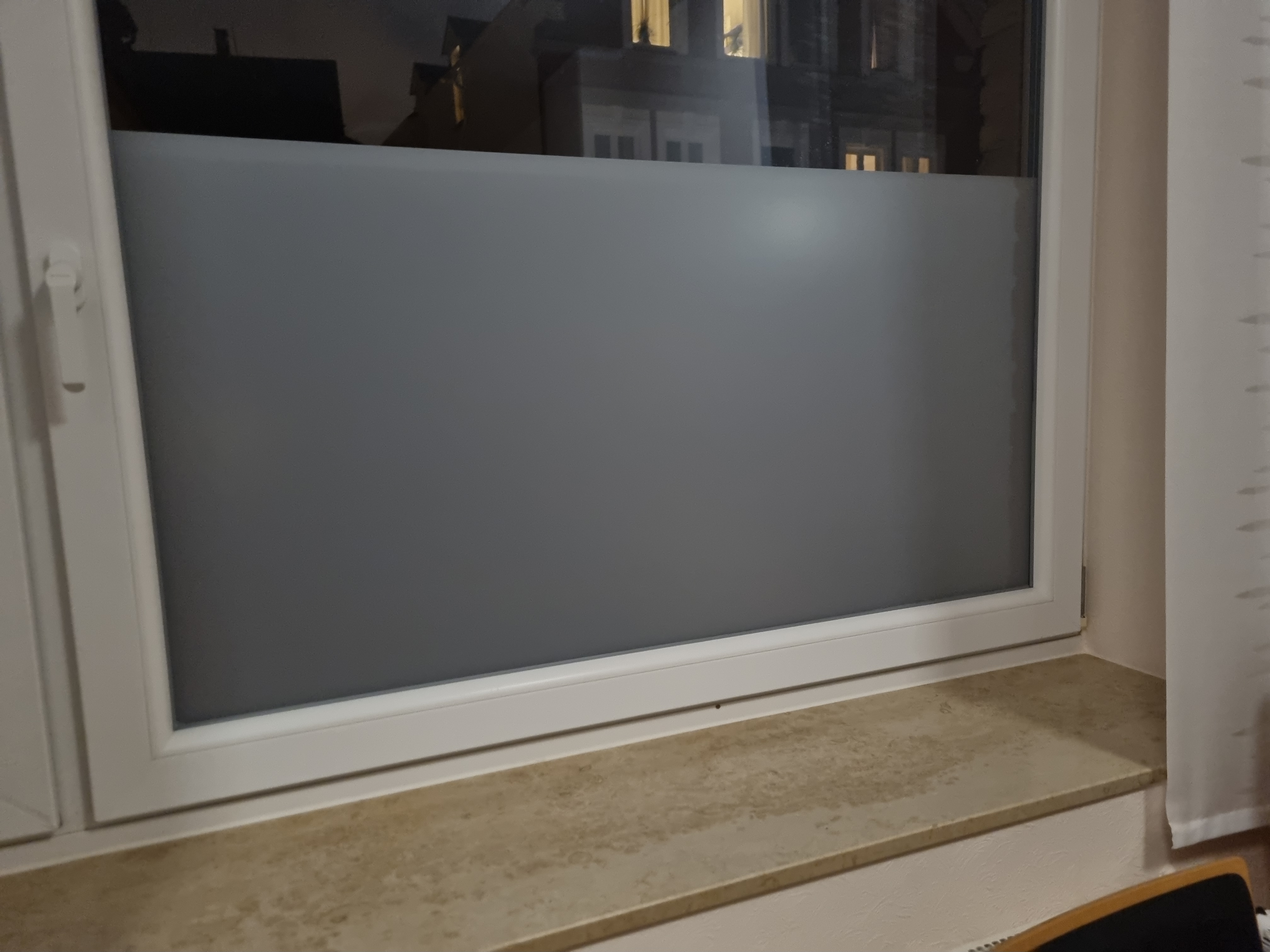 Milchglasfolie in der Nacht