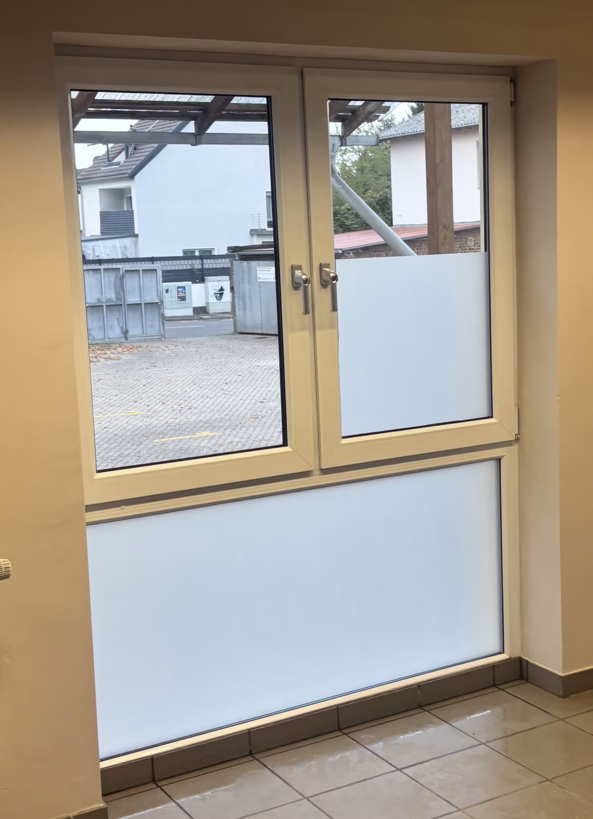 Fensterfolie mit Sandstrahleffekt weiß matt