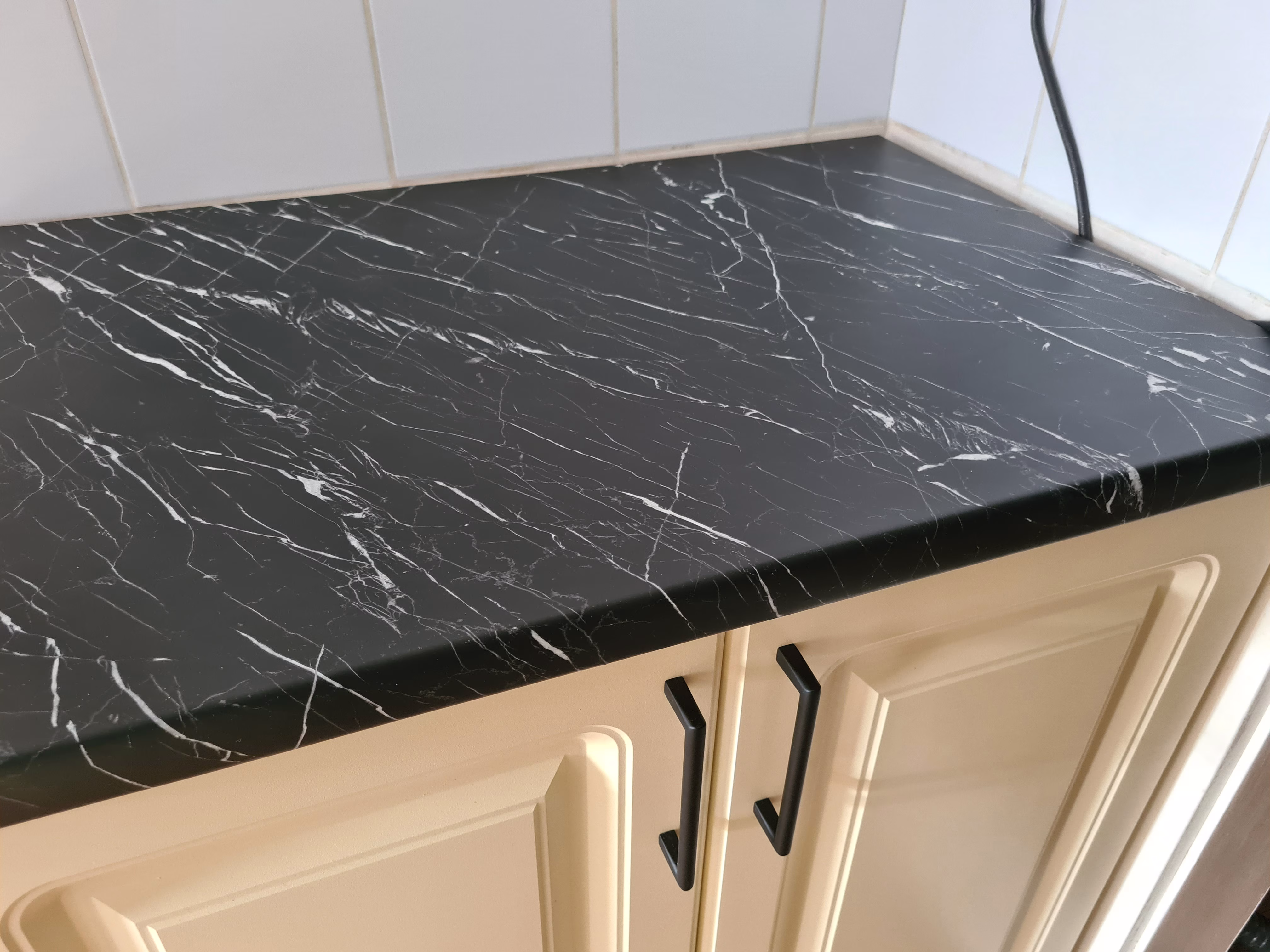 Schwarzer Marmor, Nero Marquina, Klebefolie in Steinoptik
