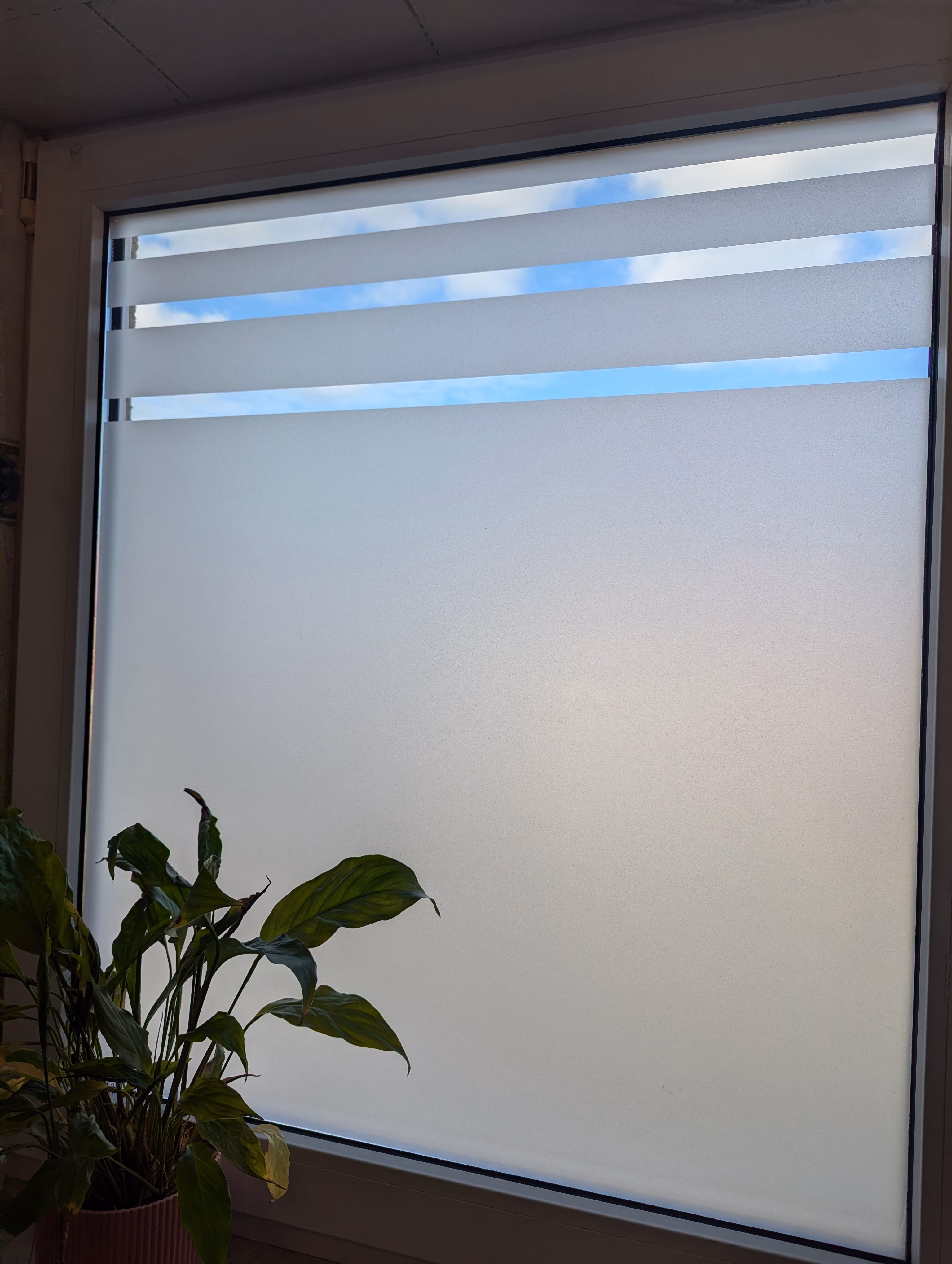 Sichtschutz Fensterfolie mit Streifen