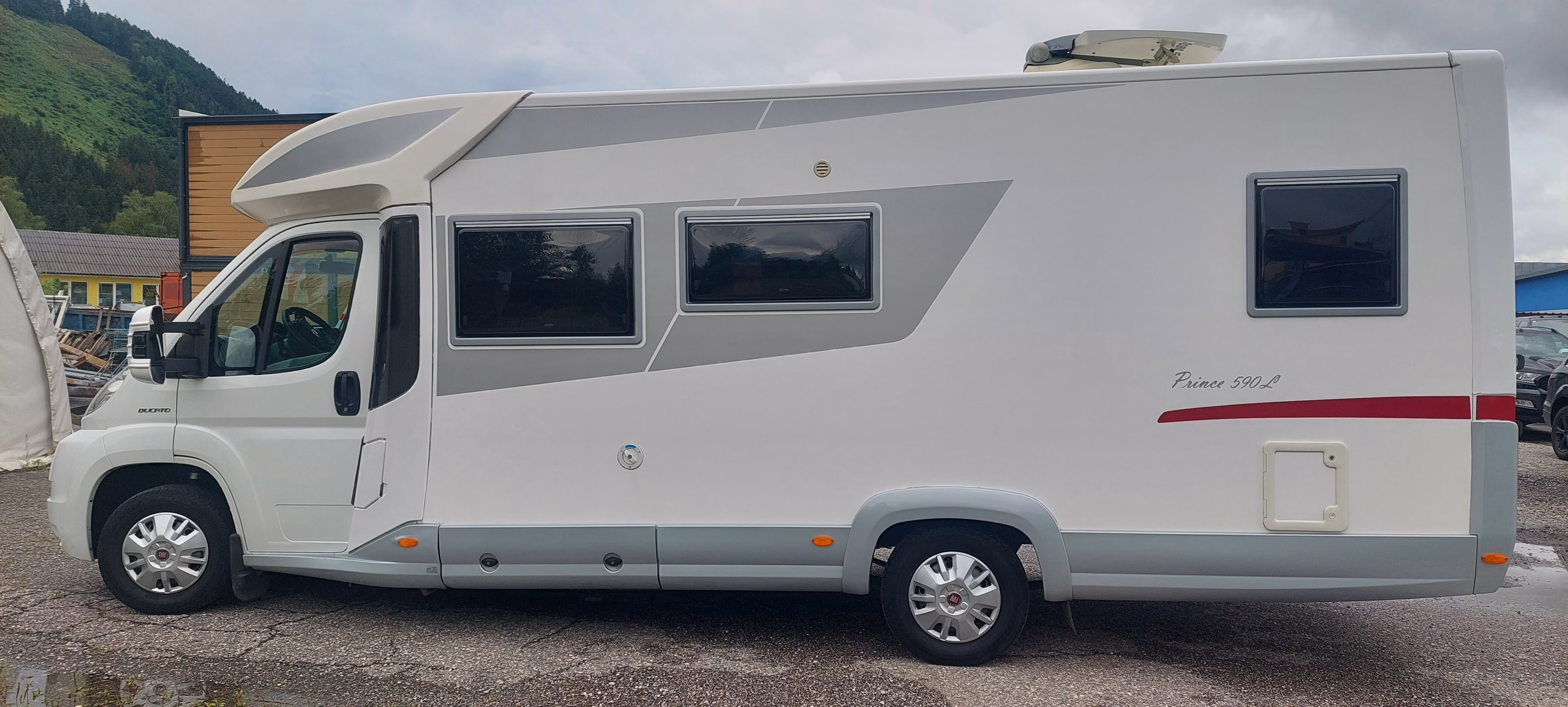 Autotönungsfolie auf einem Wohnmobil