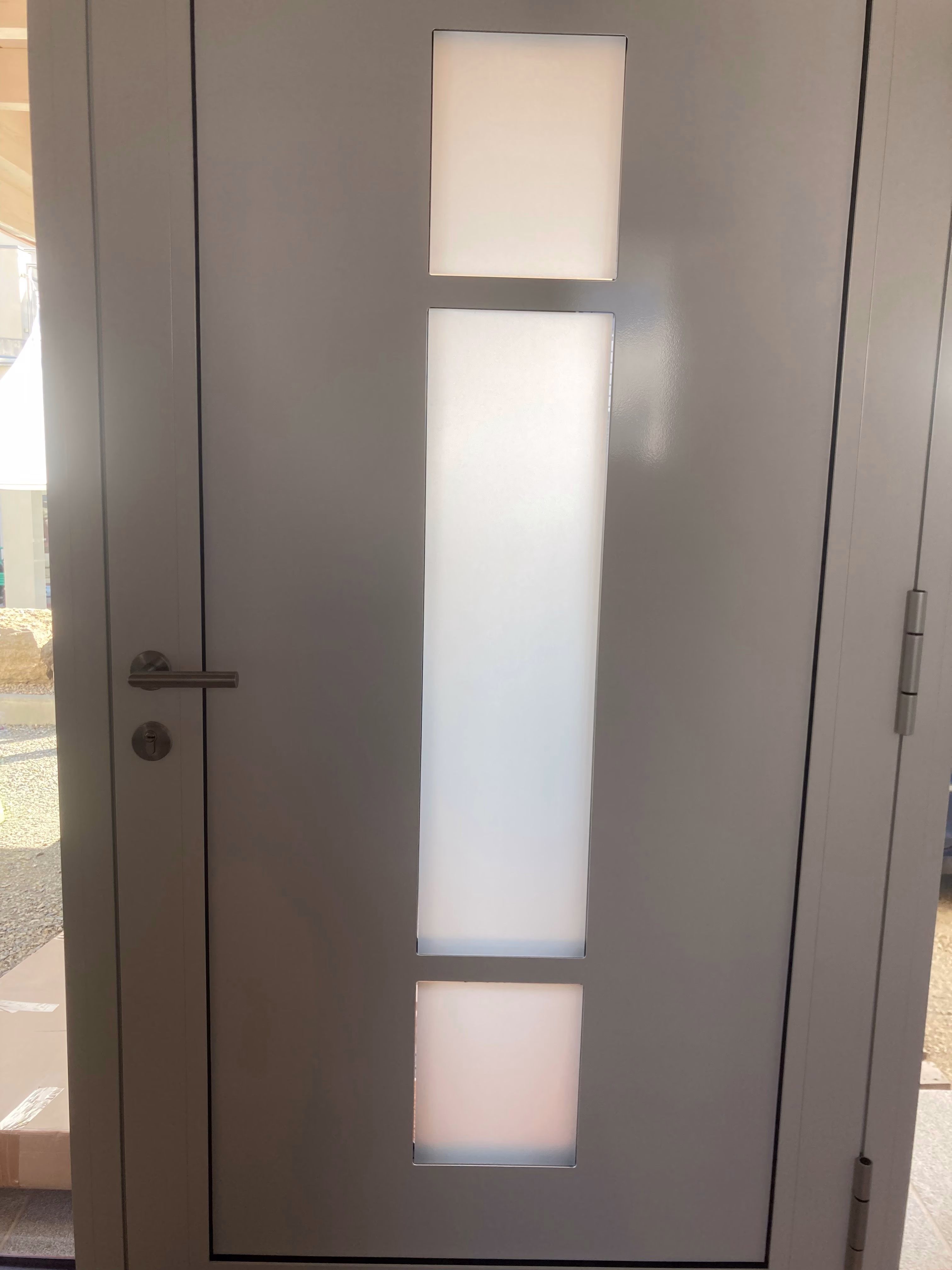 Satinatofolie an einer Haustür