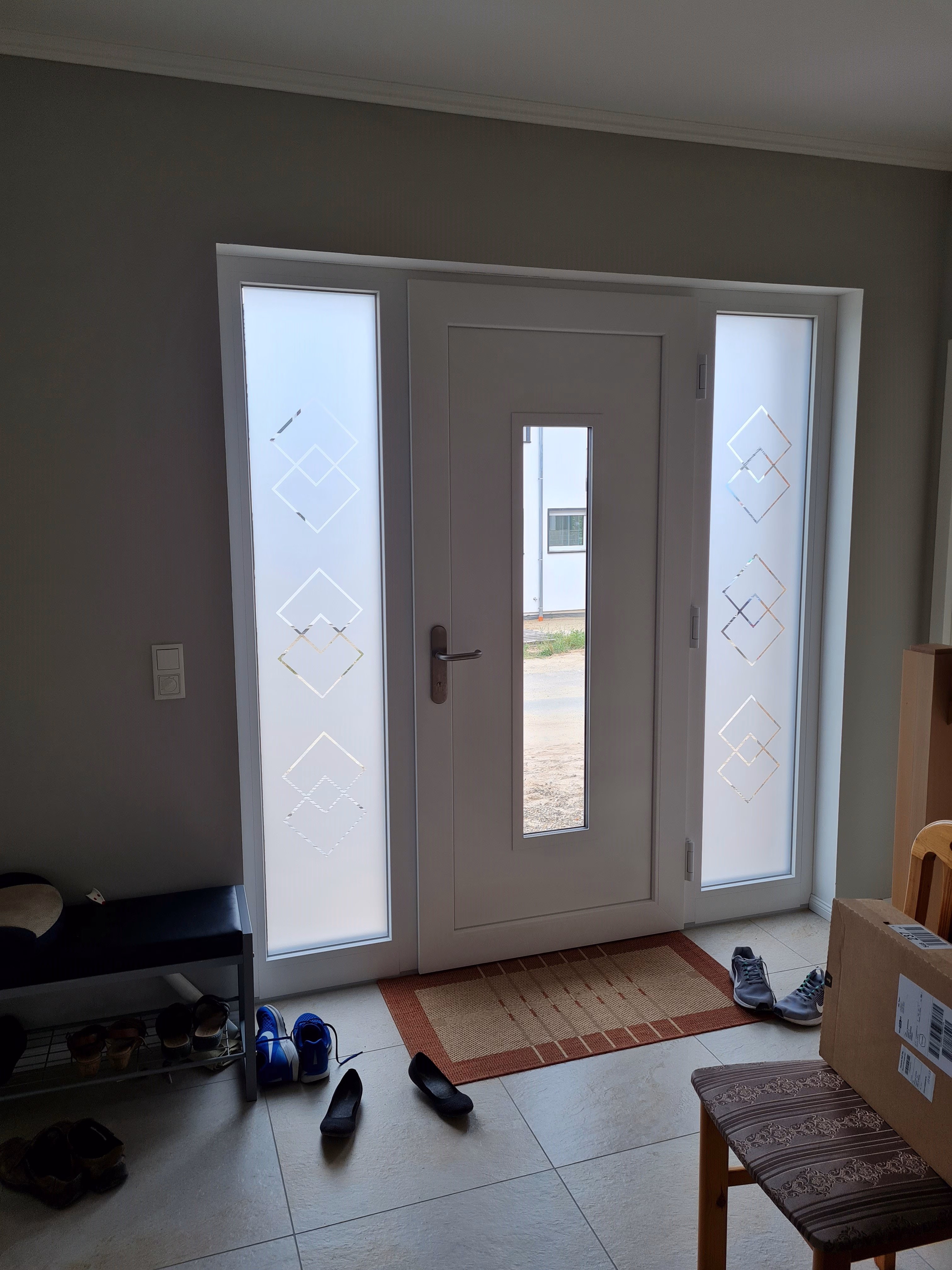 Glasdekor für Türen mit überlappenden Rauten