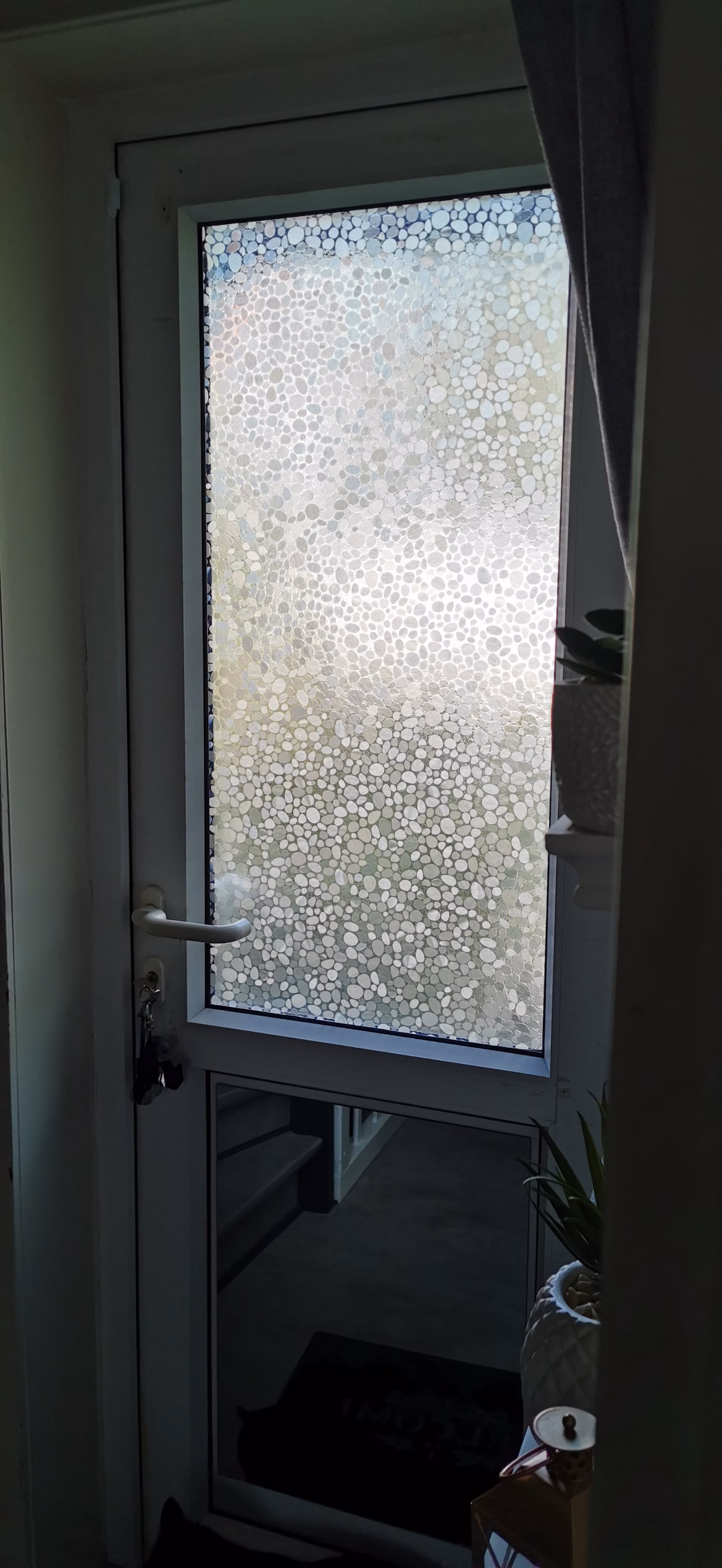 Selbsthaftende Folie mit dekorativer Perlen Glanzoptik