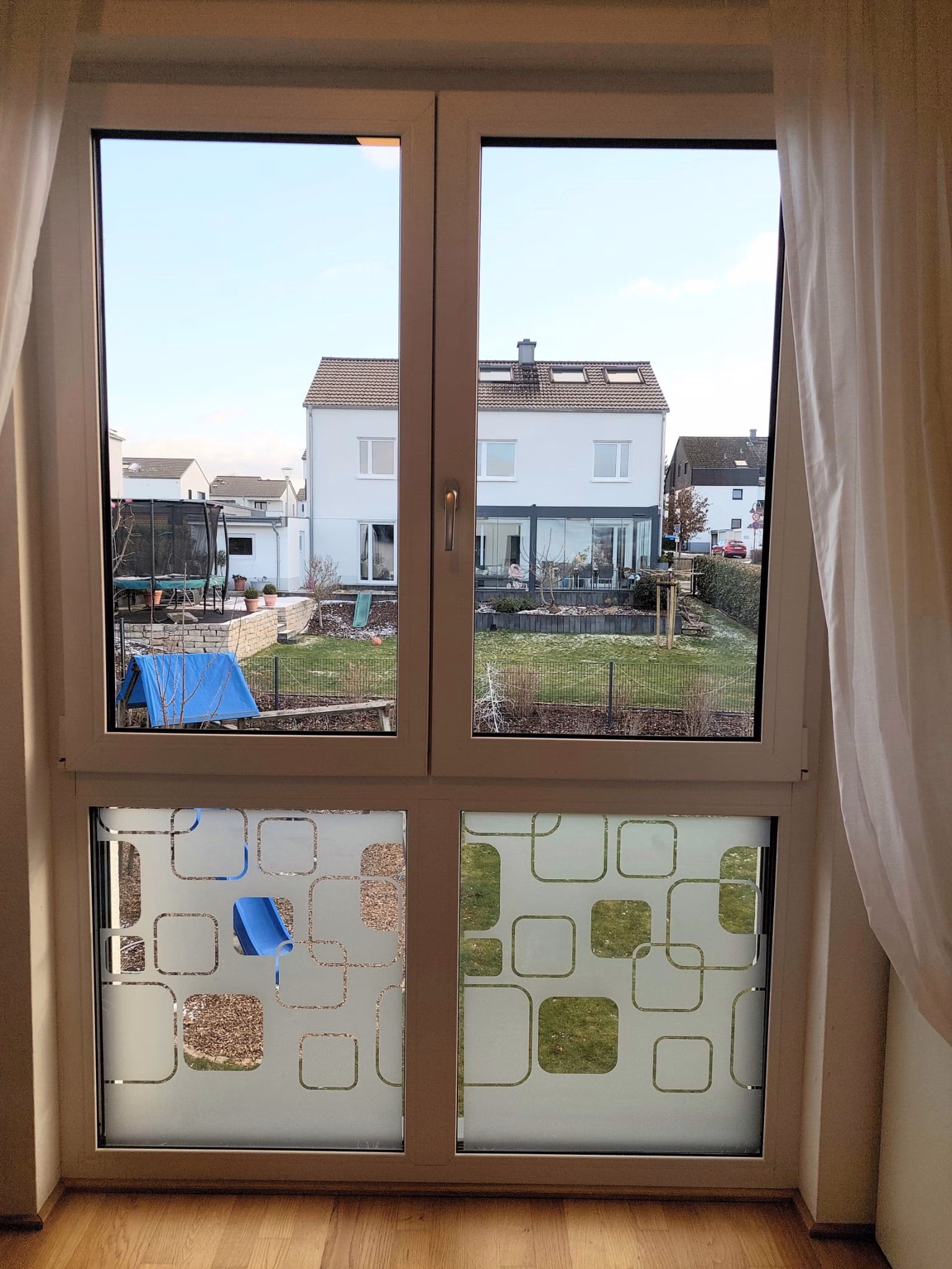 Fensterfolie mit abgerundeten Quadraten