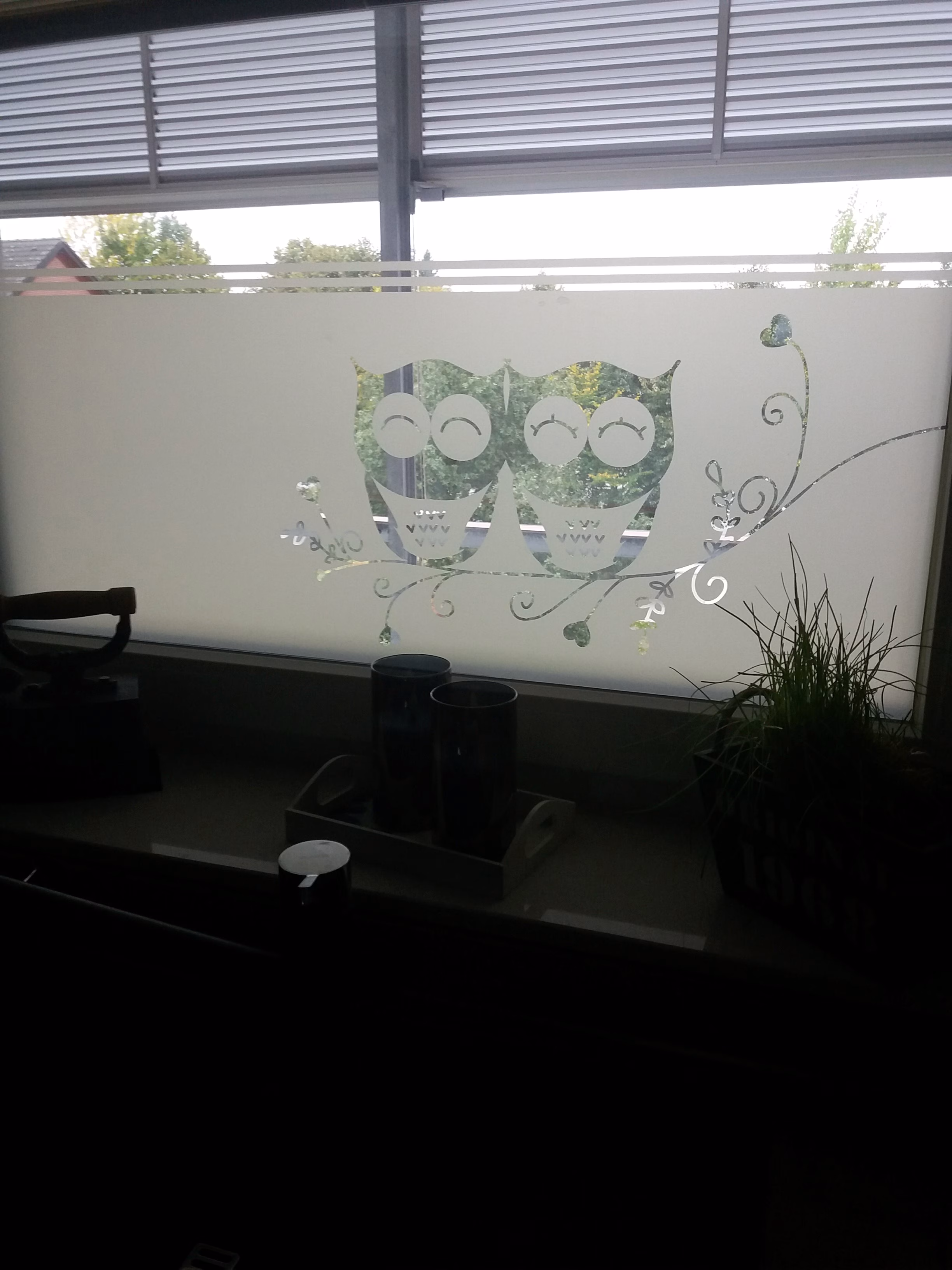 Glasdekorfolie mit Eulenpar von innen betrachtet