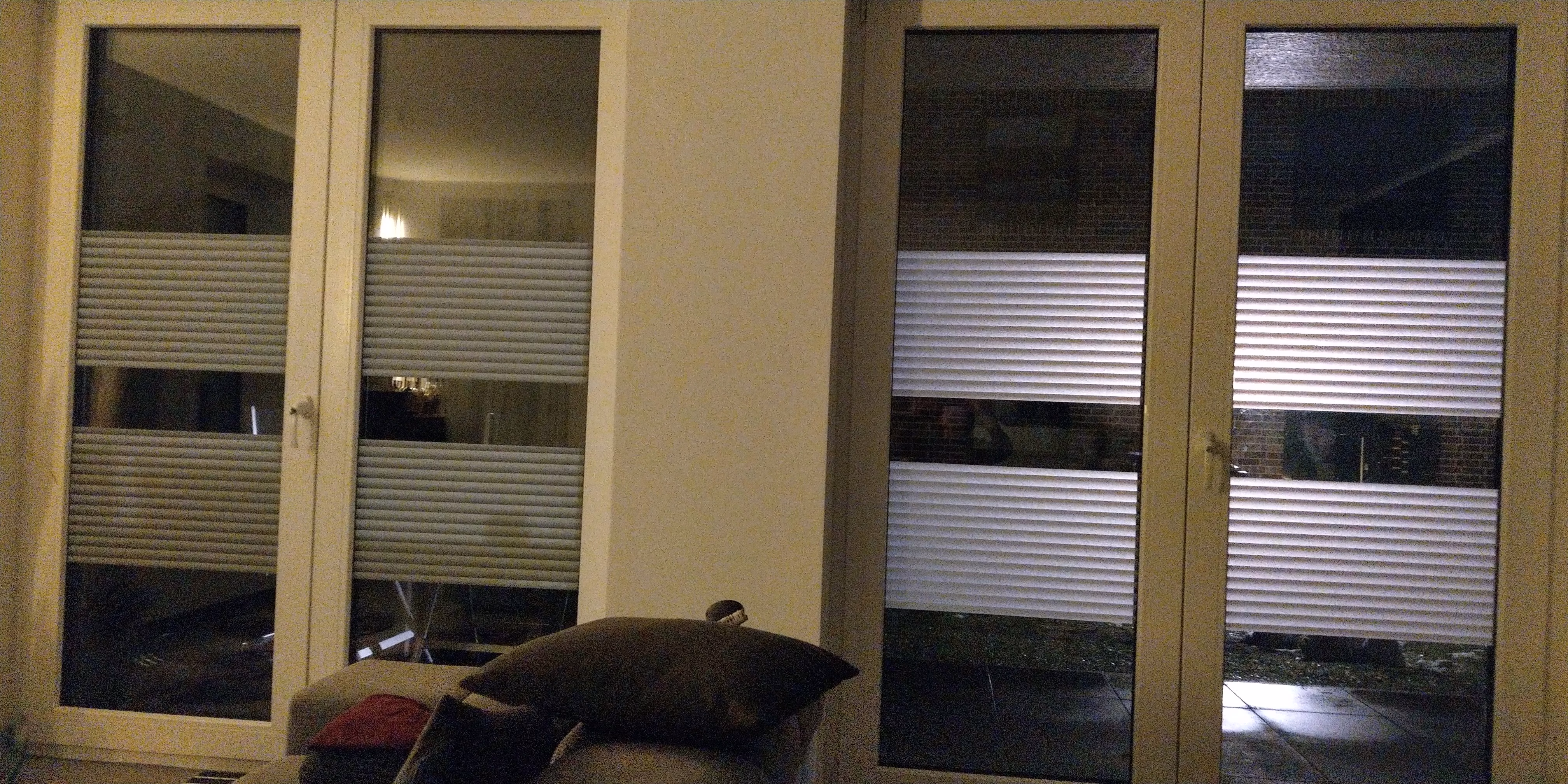 Adhäsionsfolie, horiz. transparent-weiß schattierte Streifen