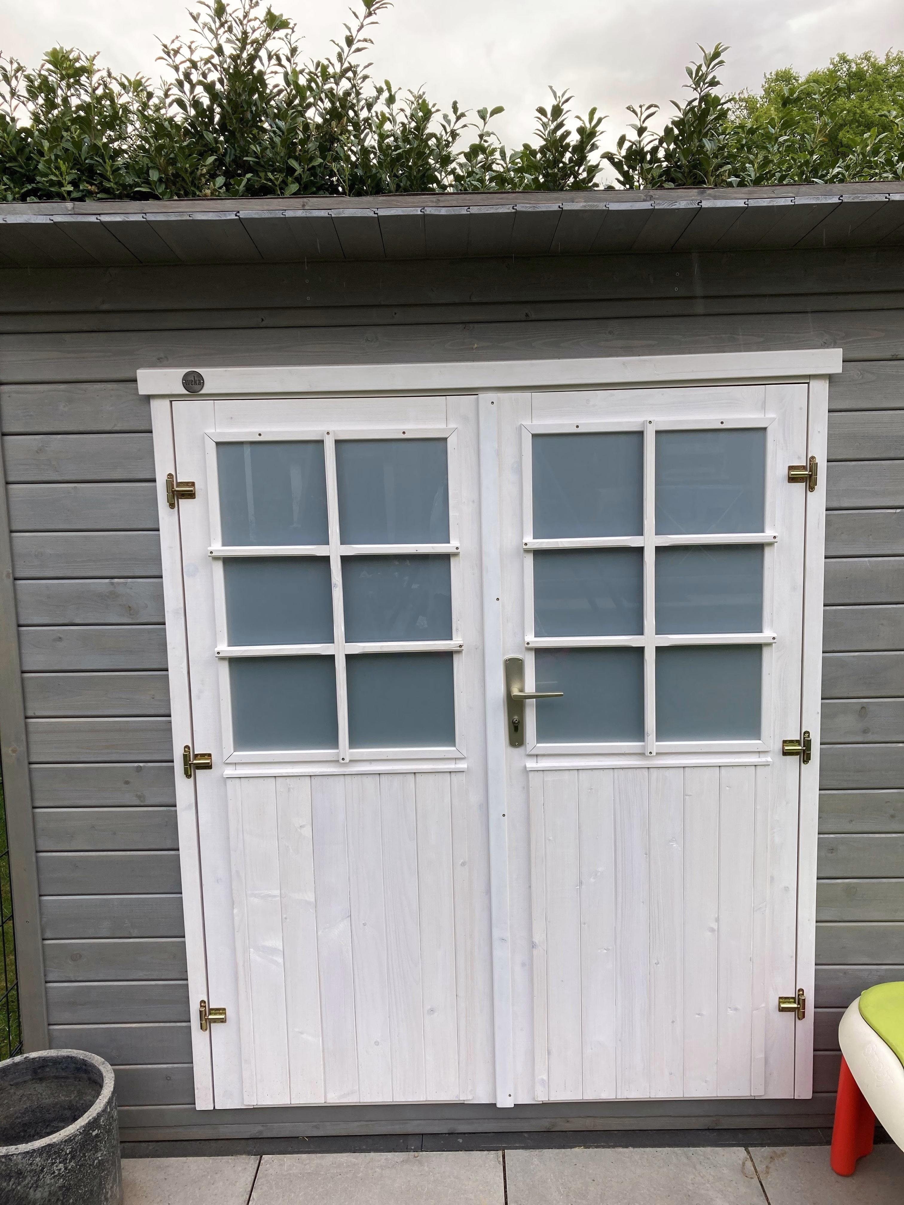 Gartenhaus mit Sichtschutzfolie