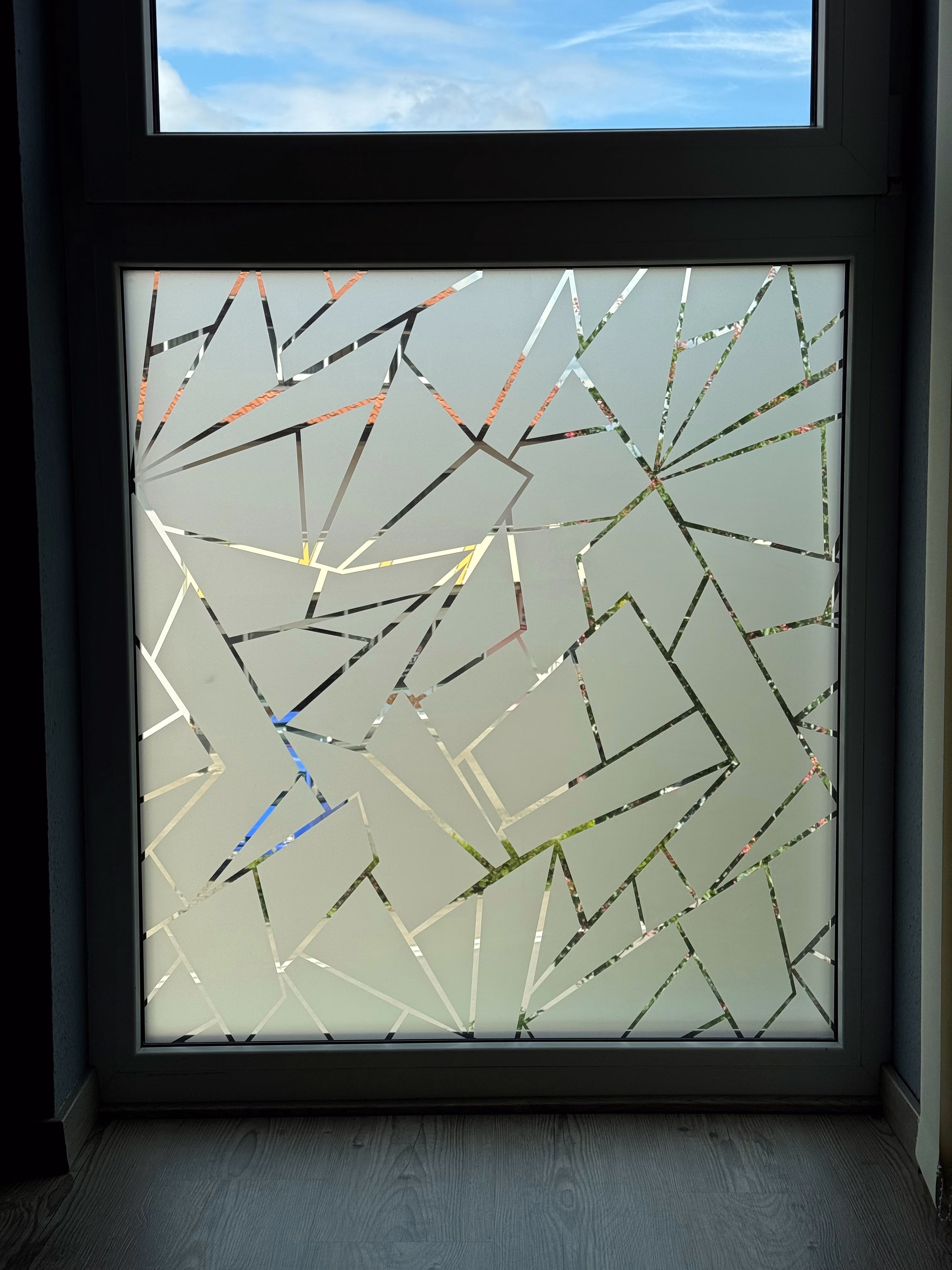 Selbstklebefolie in Bruchglas-Optik