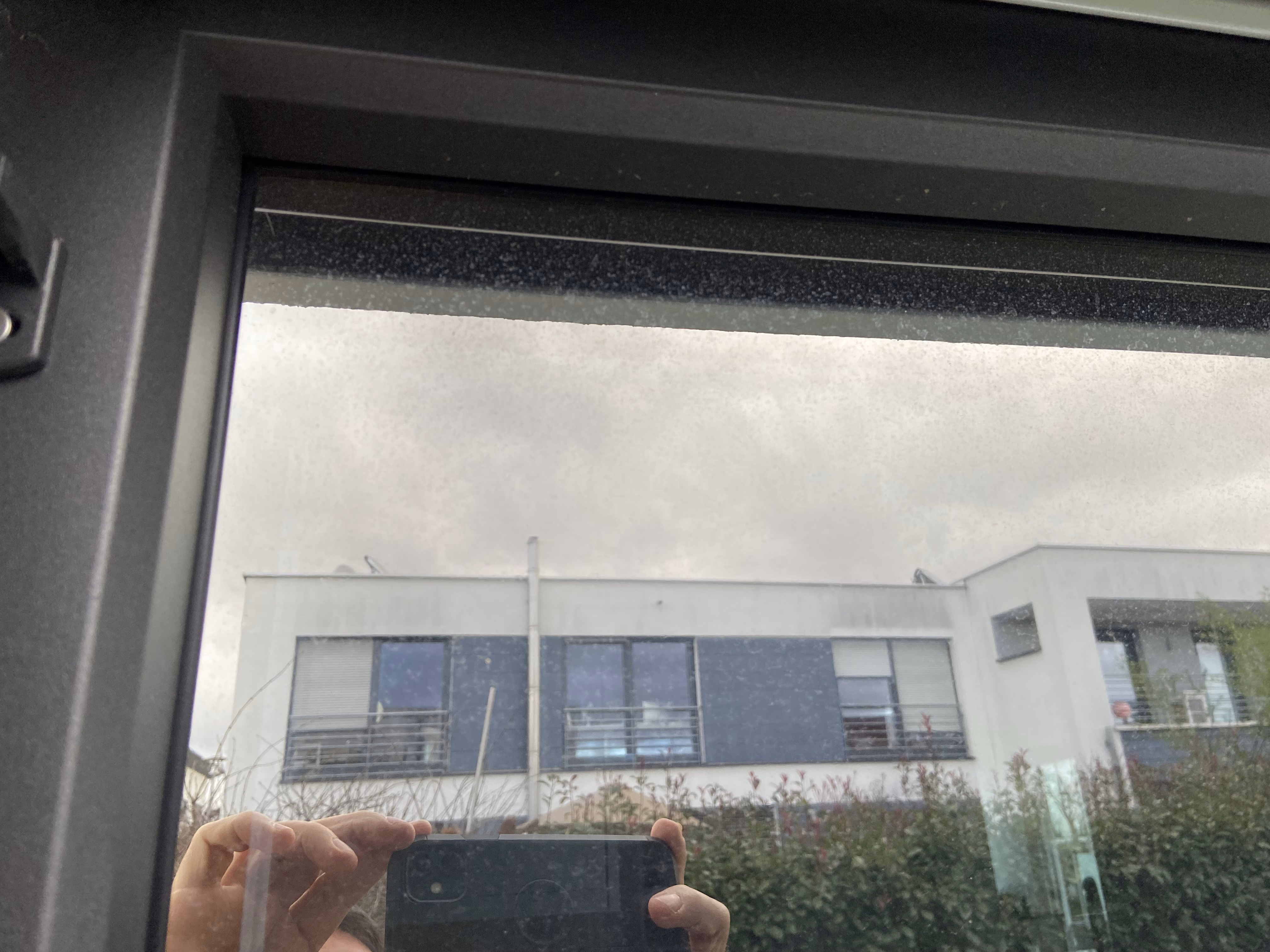 Sonnenschutzfolie, silber dunkel verspiegelt Sonnenschutzfolie, silber dunkel verspiegelt