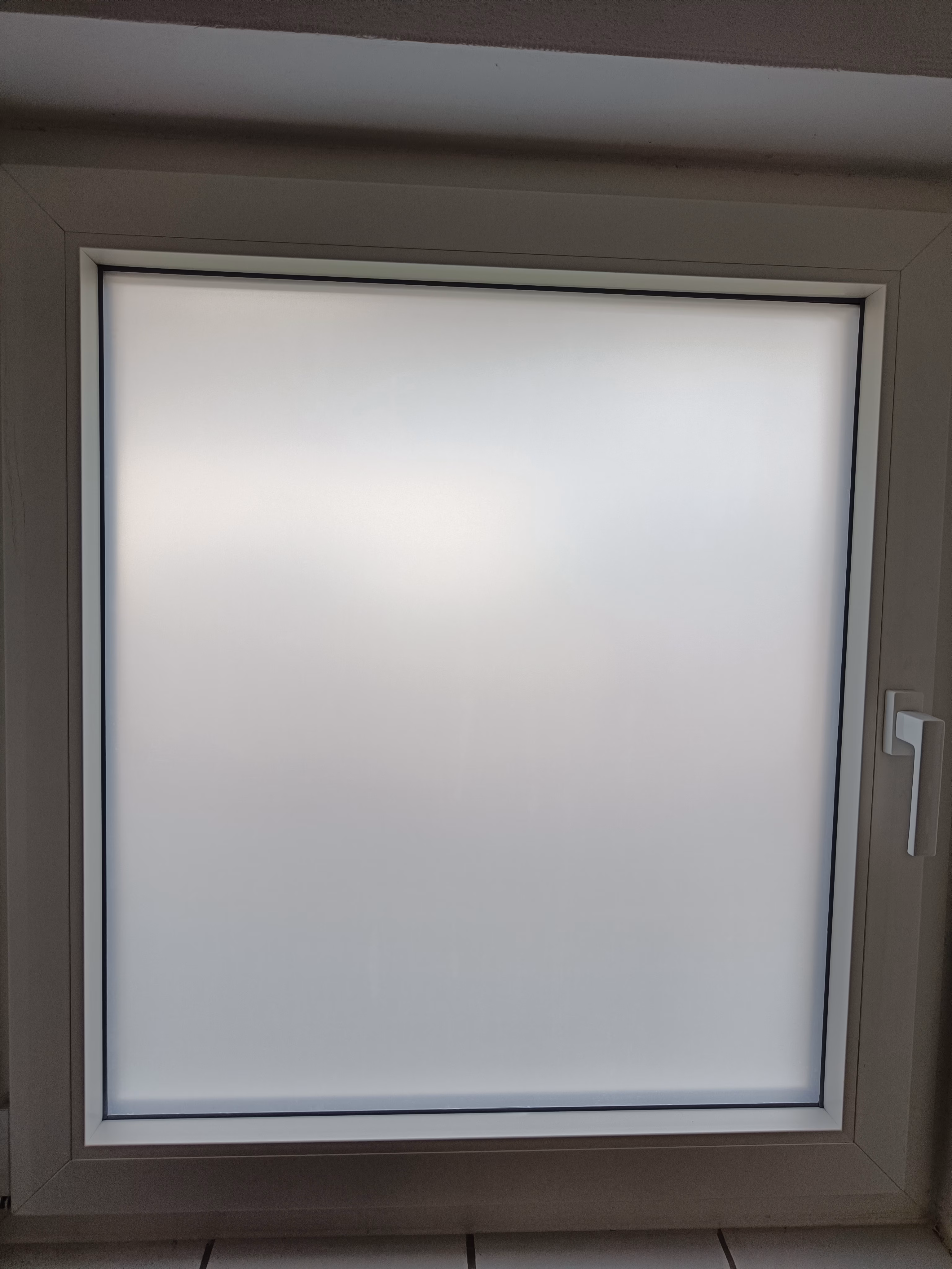 Weiße lichtdurchlässige Fensterfolie