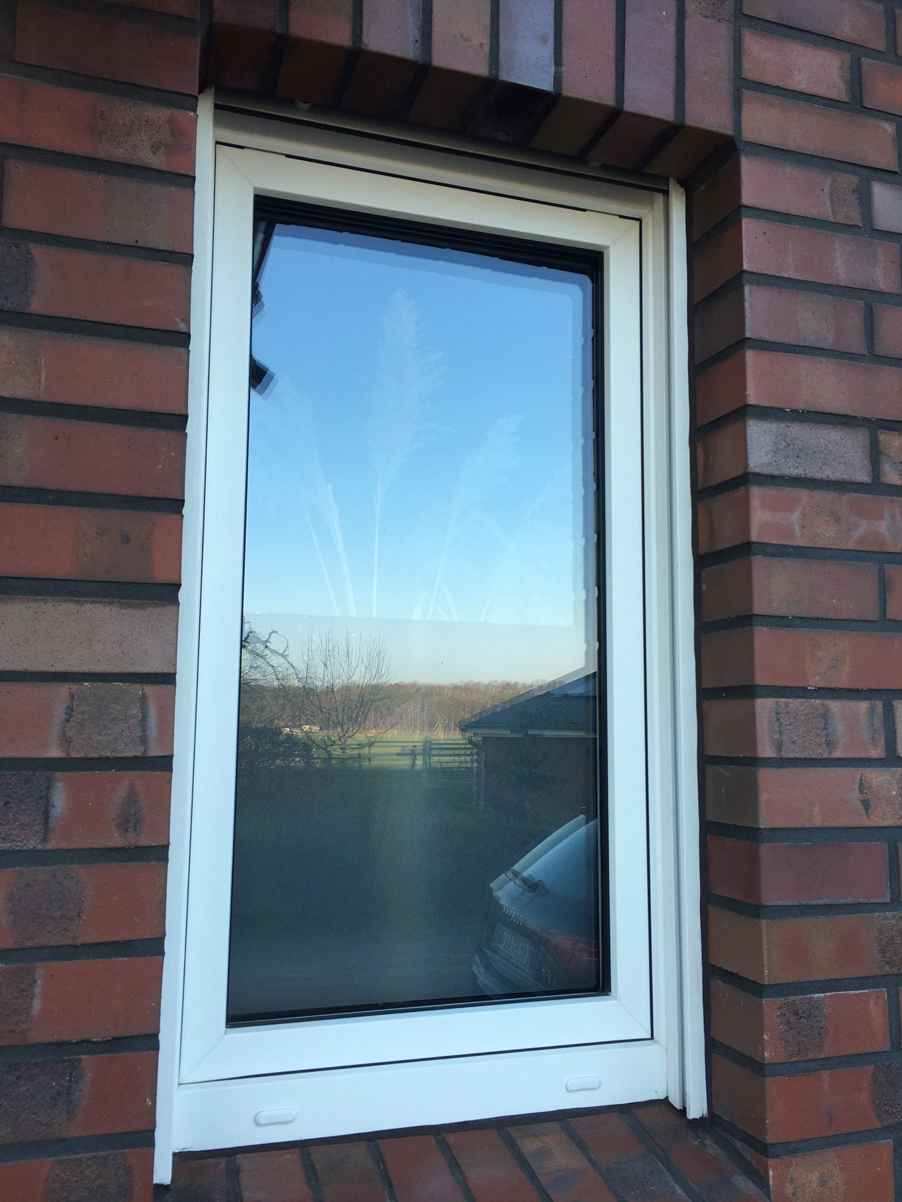 Außenansicht einer Sichtschutzfolie im Gästebad