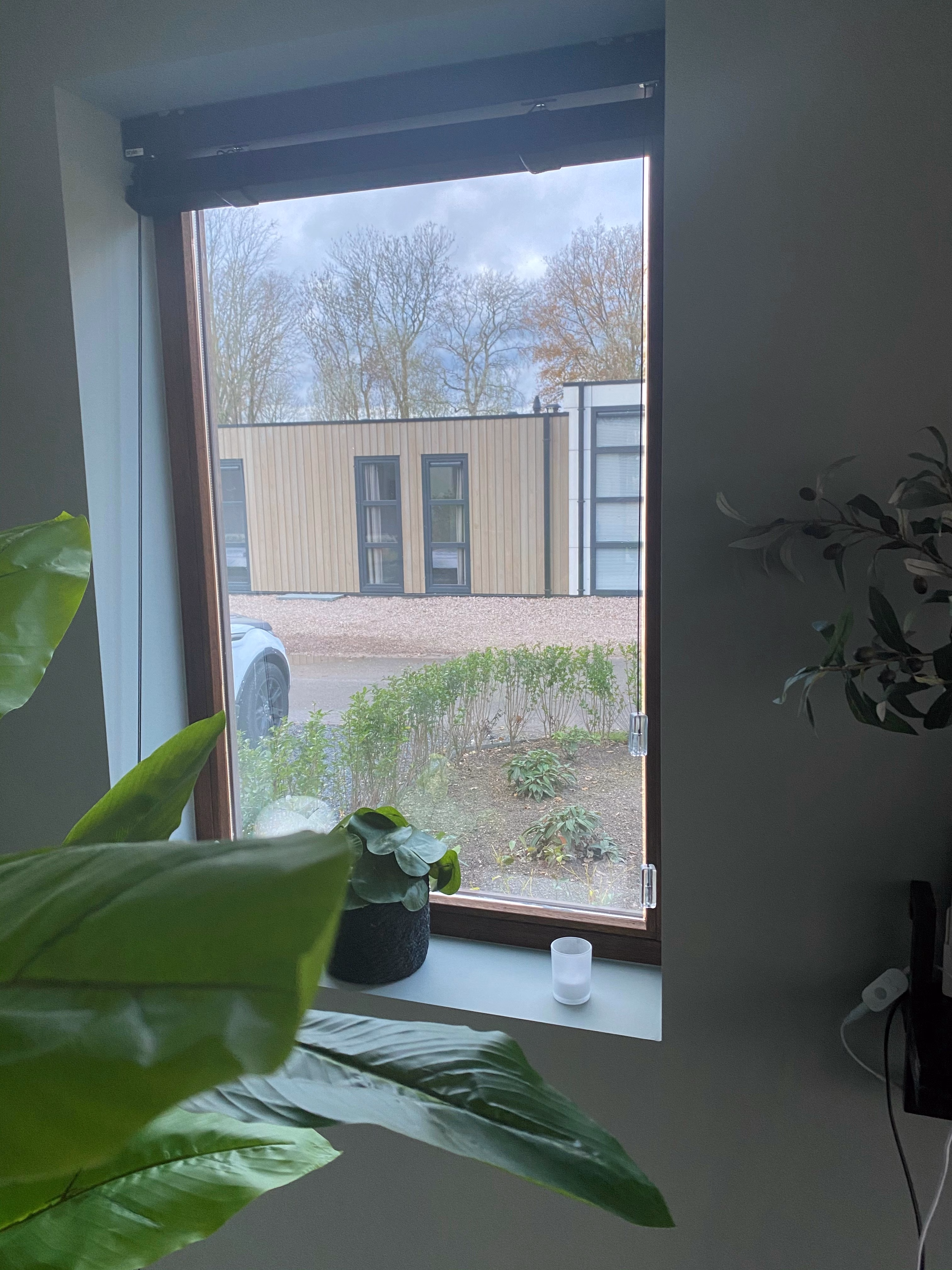 Ausblick durch verspiegelte Fensterfolie