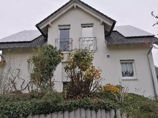 Fenster mit und ohne Sonnenschutzfolie silber mittel montiert