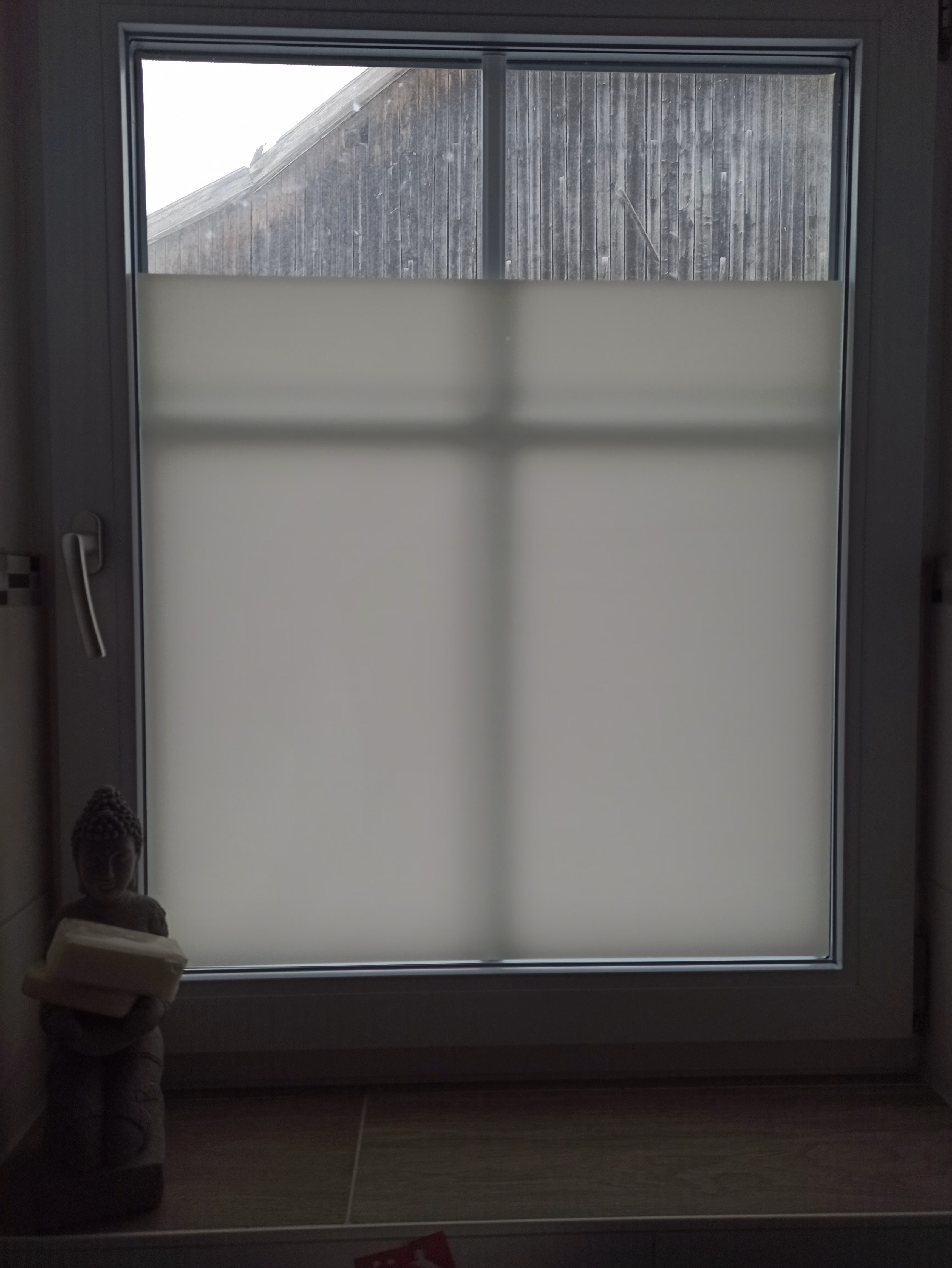 blickdichte Fensterfolie im Bad