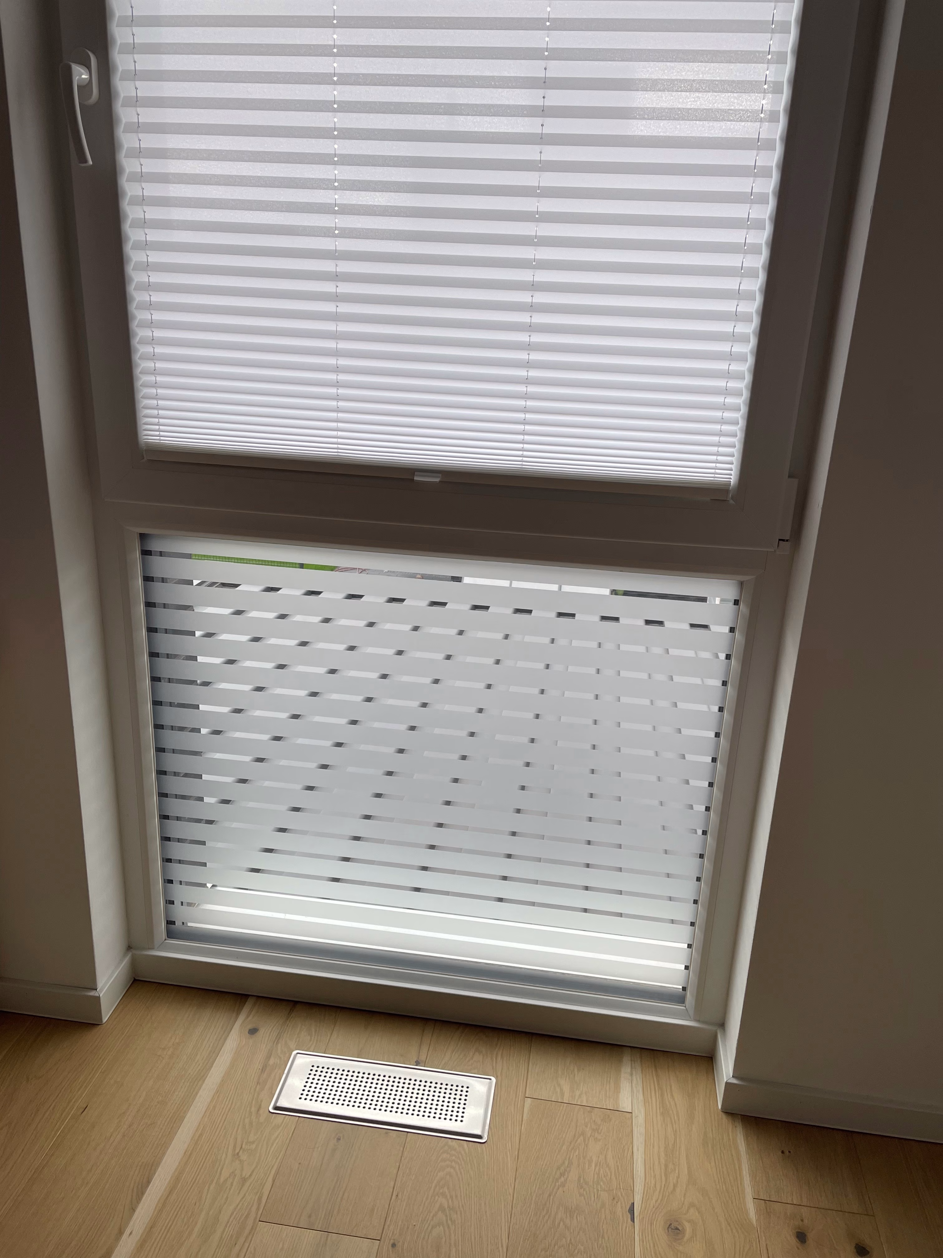 Dekorfolie mit 35mm breiten Streifen