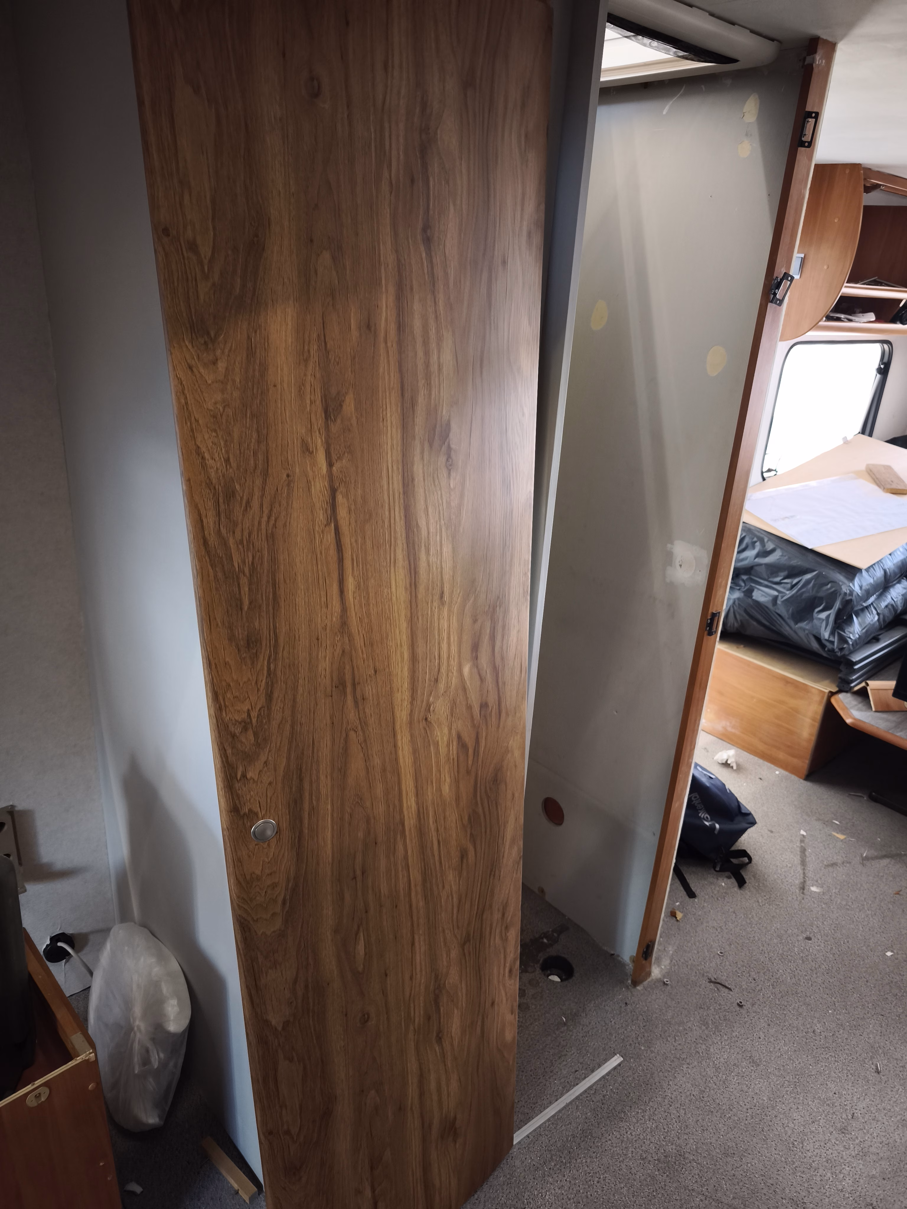 Nussbaum, Klebefolie in Holzoptik