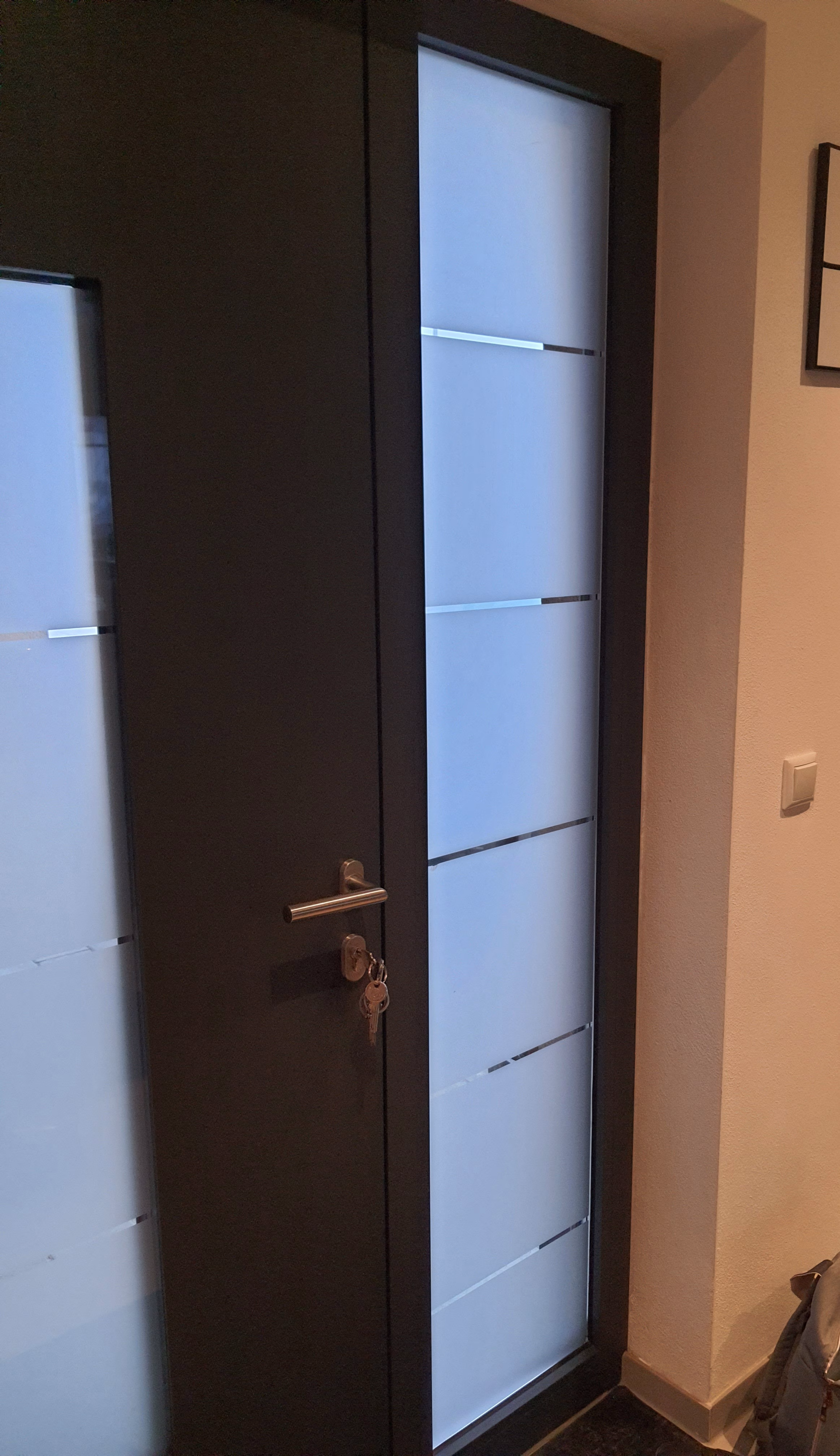 Sandstrahldesignfolie auf einer Haustür