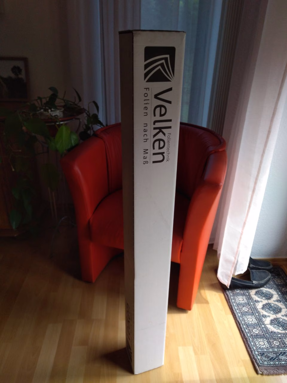 Verpackung der Fensterfolie von außen Verpackung der Fensterfolie von außen