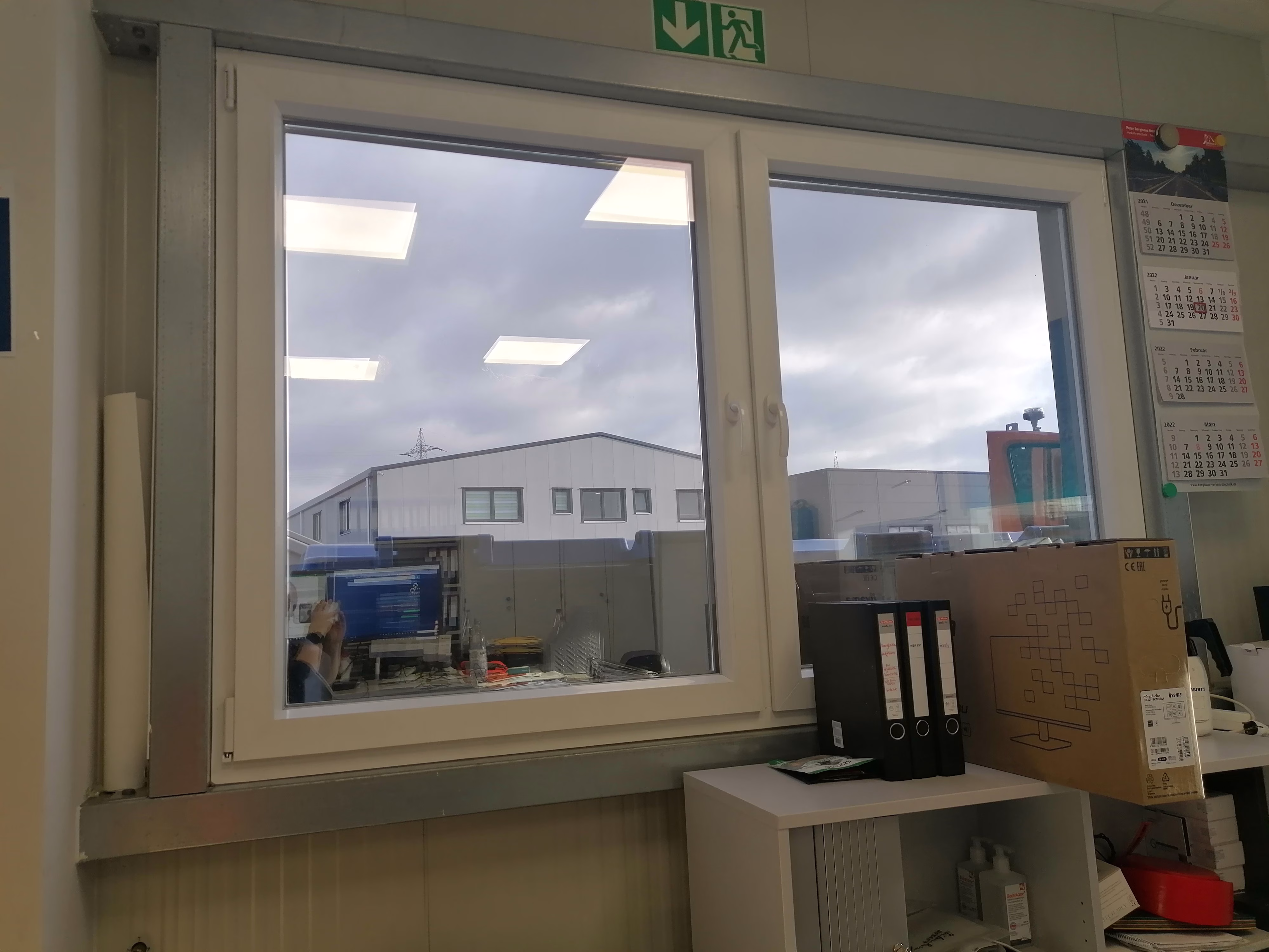 Sonnenschutzfolie, bronze dunkel verspiegelt Sonnenschutzfolie, bronze dunkel verspiegelt