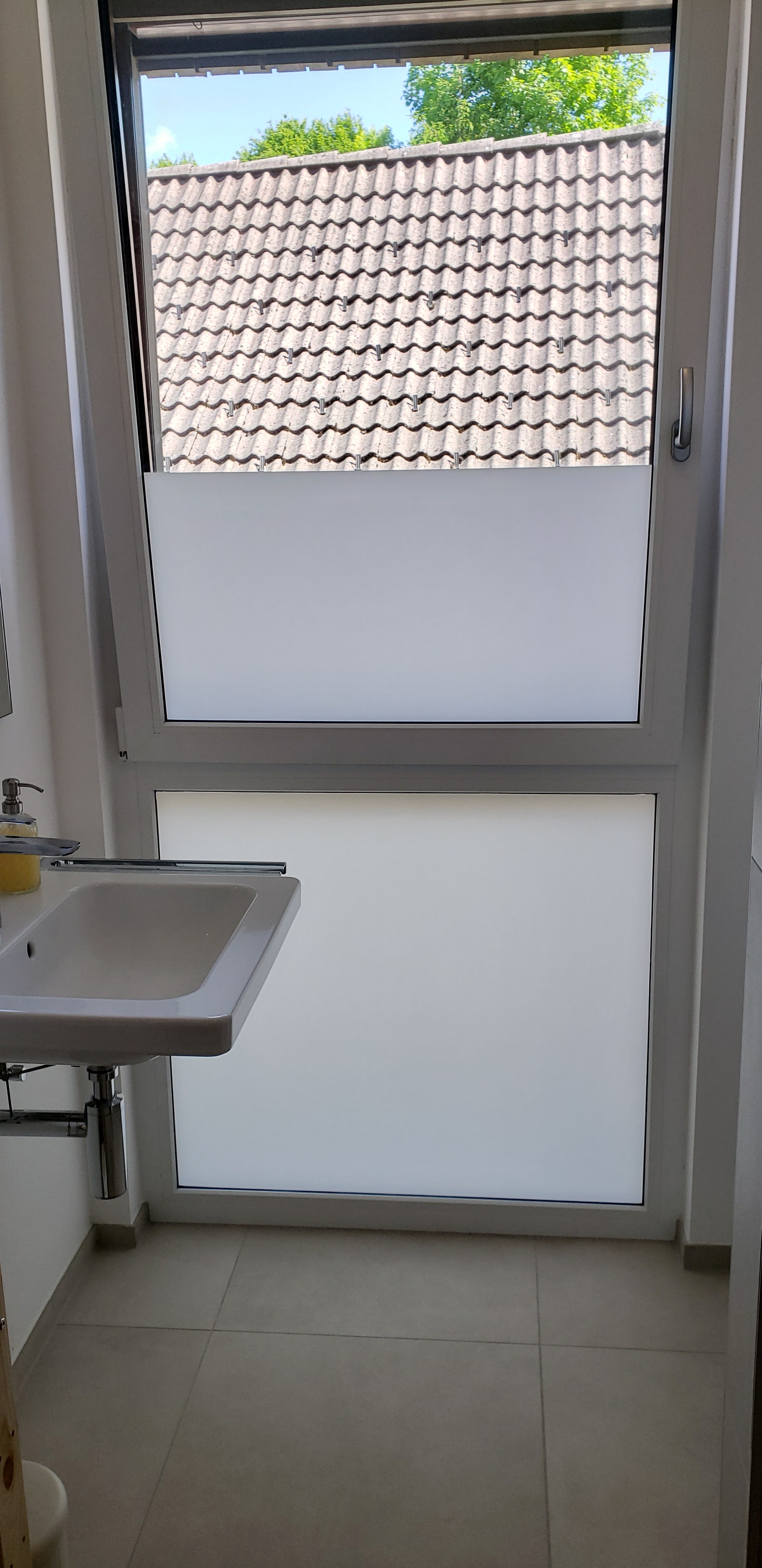 blickdichte Fensterfolien im Bad