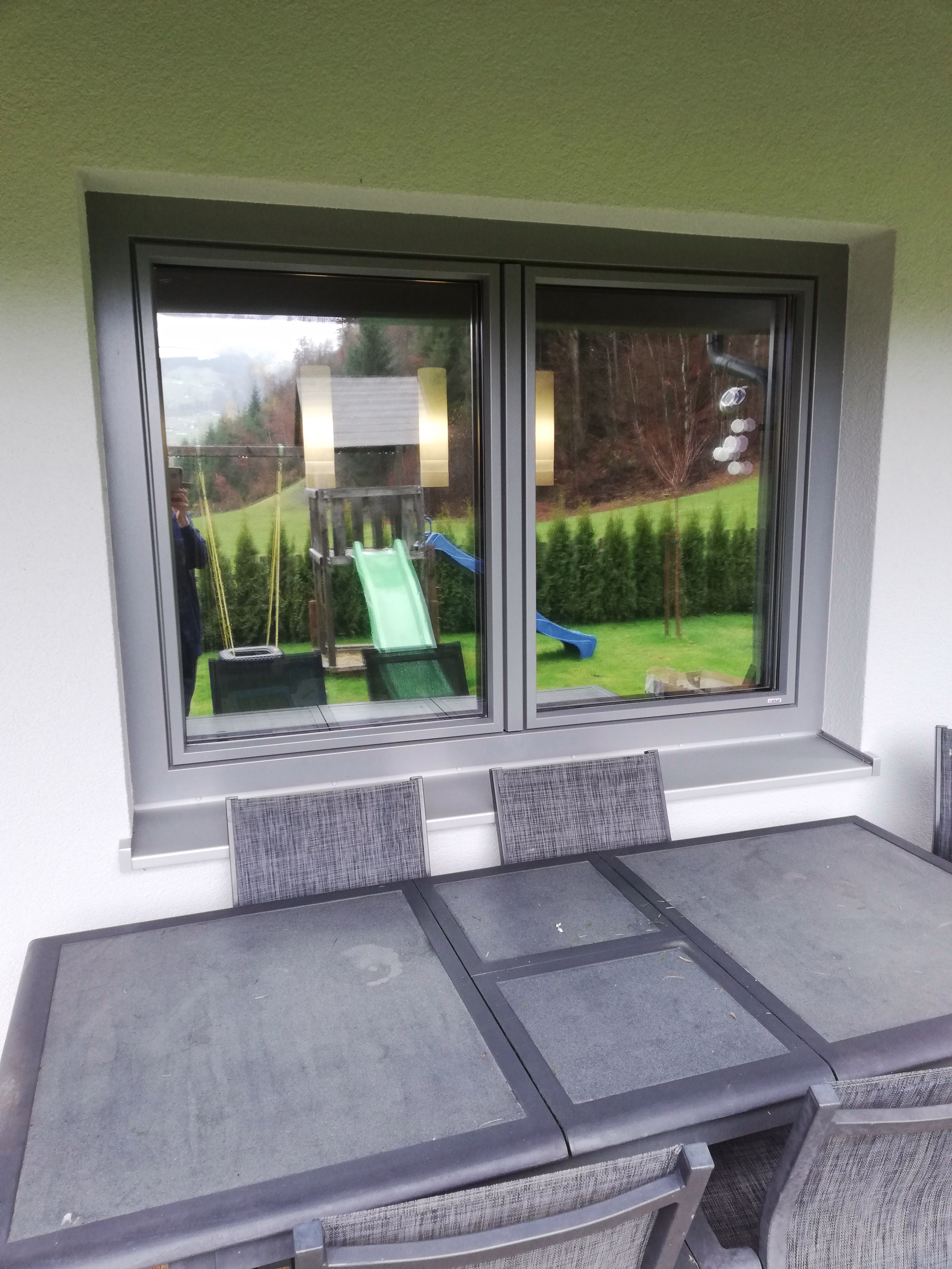 Fenster mit Spiegelfolie - Ansicht von außen