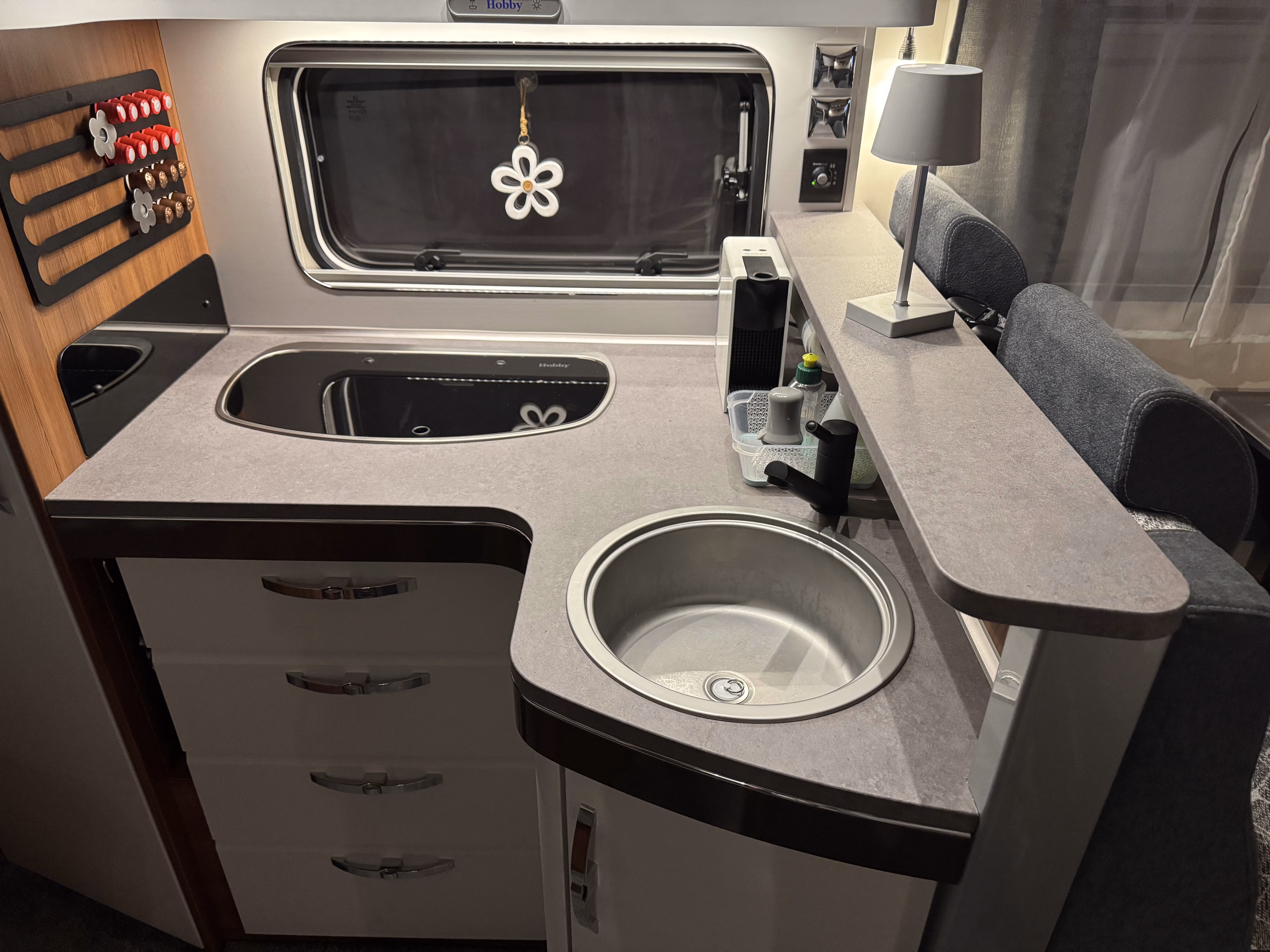 Beton, dunkelgrau, Klebefolie in Steinoptik