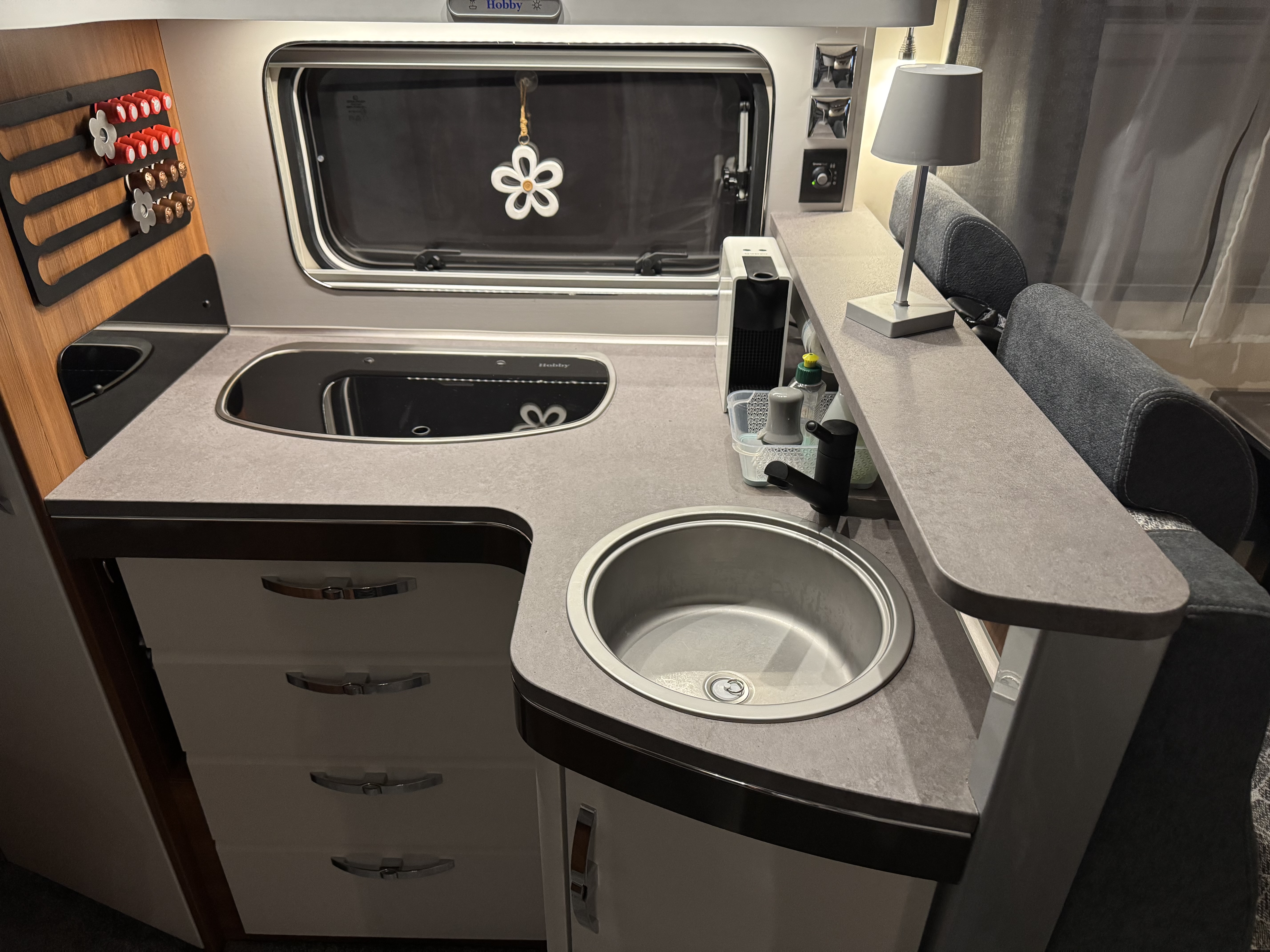 Beton, dunkelgrau, Klebefolie in Steinoptik