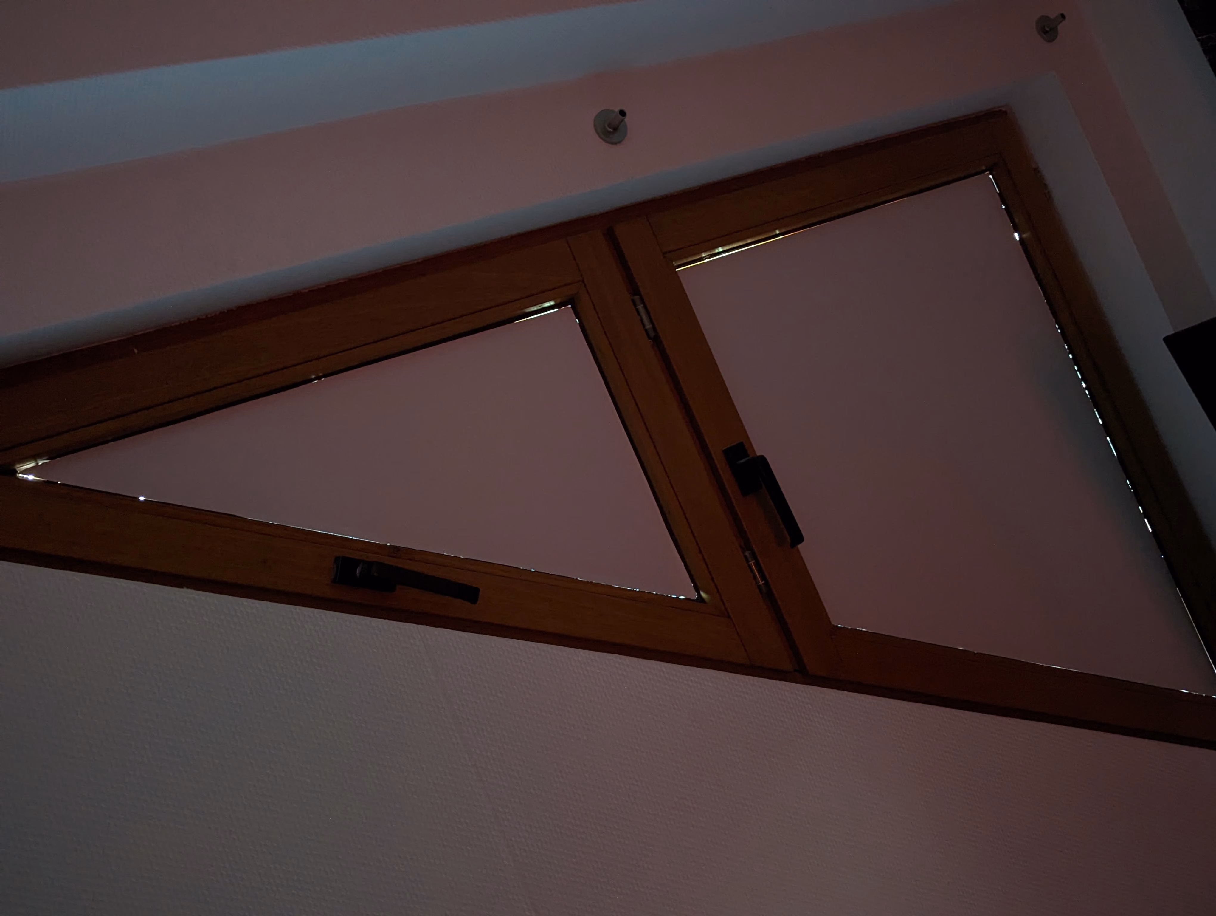 Verdunkelungsfolie, Innenmontage, weiß/lichtgrau (selbsthaftend)