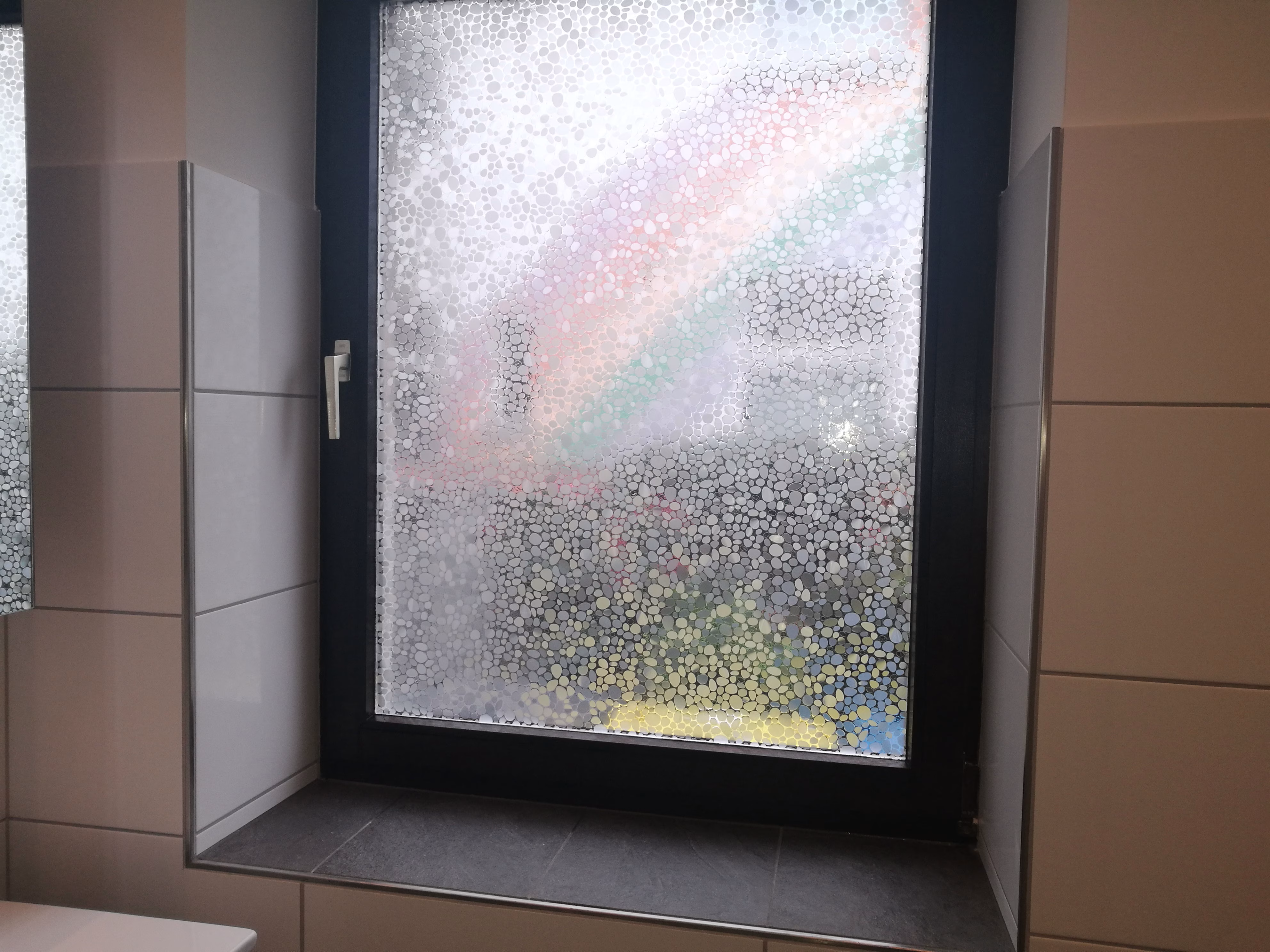 Selbsthaftende Folie in Perlen-Glanzoptik