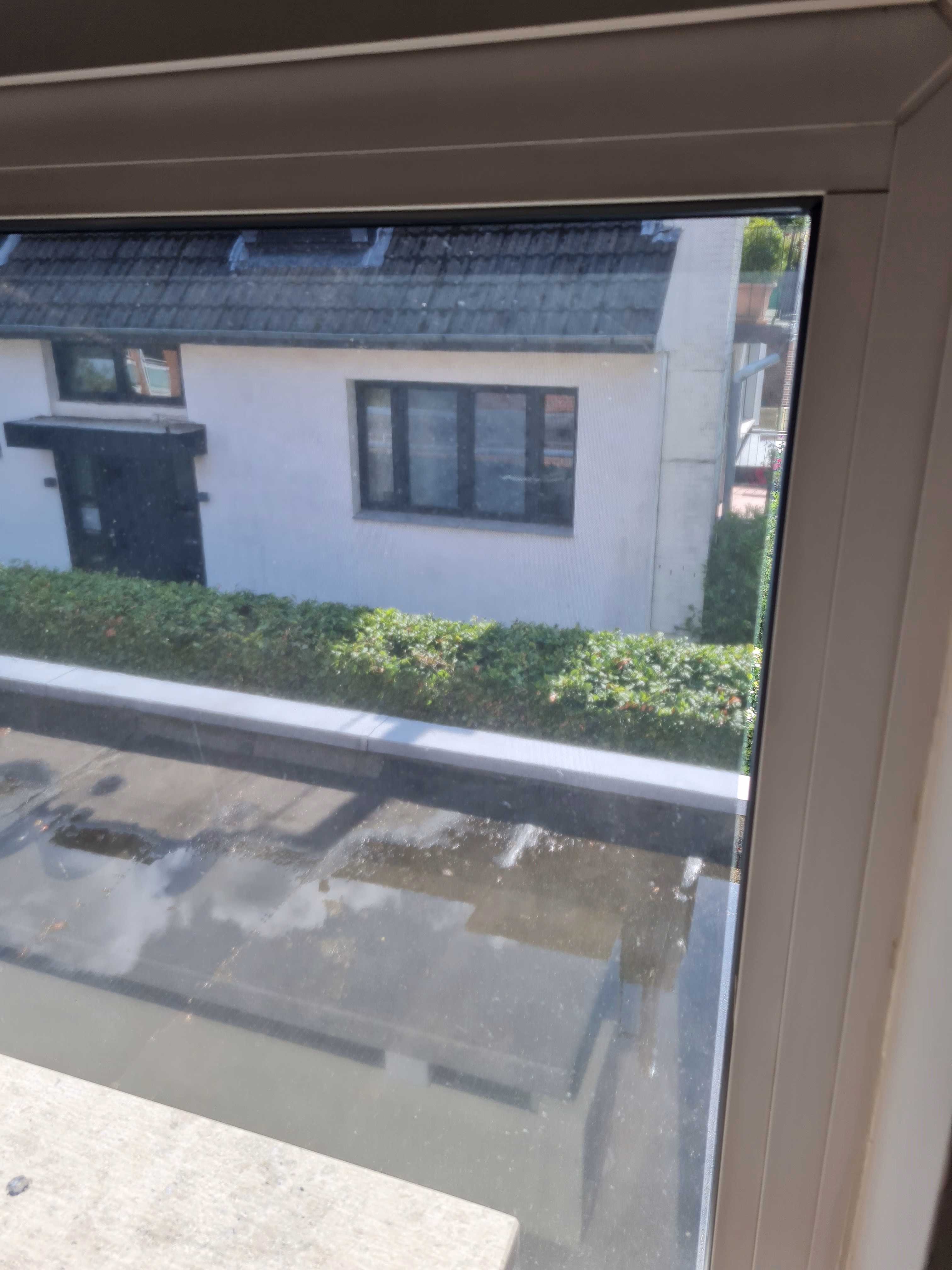 Sonnenschutzfolie, selbsthaftend, Mesh-Optik