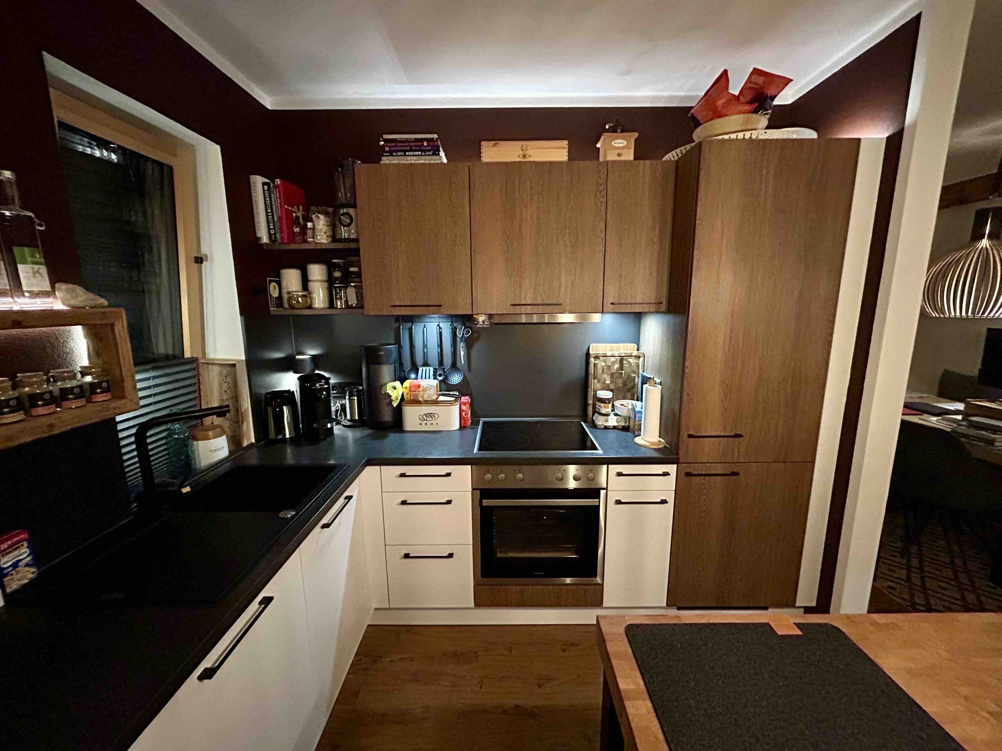 Eiche dunkel strukturiert, Klebefolie in Holzoptik