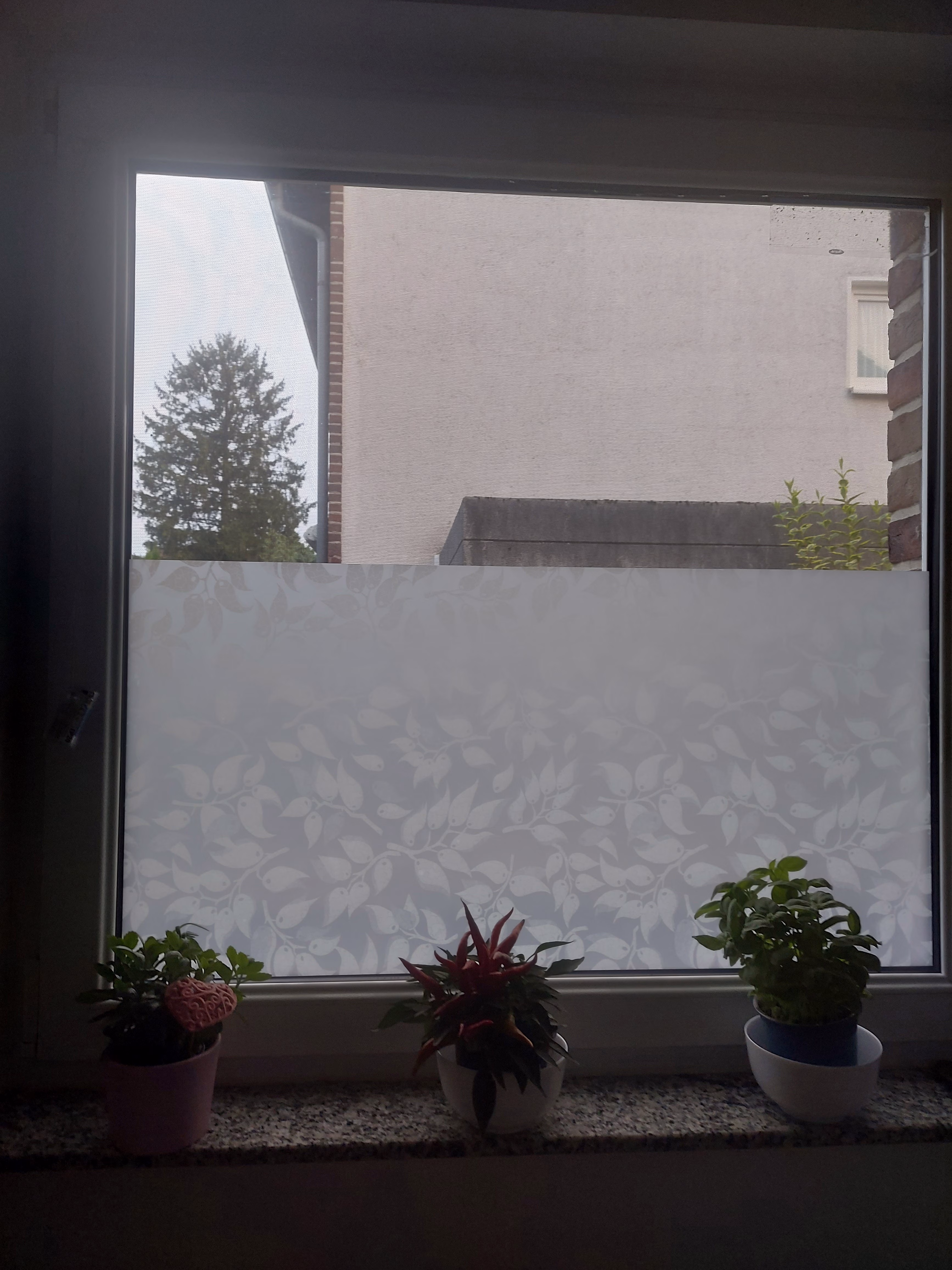 Sichtschutzfolie, weiße Blätter auf weißem Grund