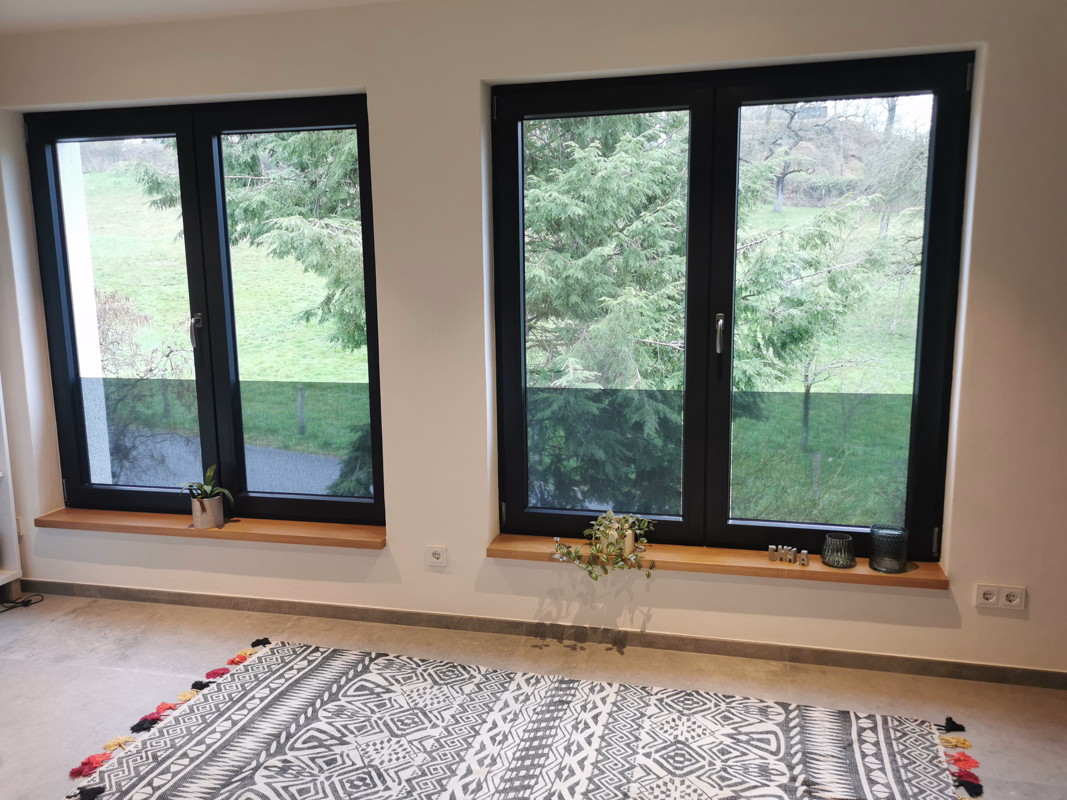 SQUID Coal: Stilvolles Hafttextil für Fenster