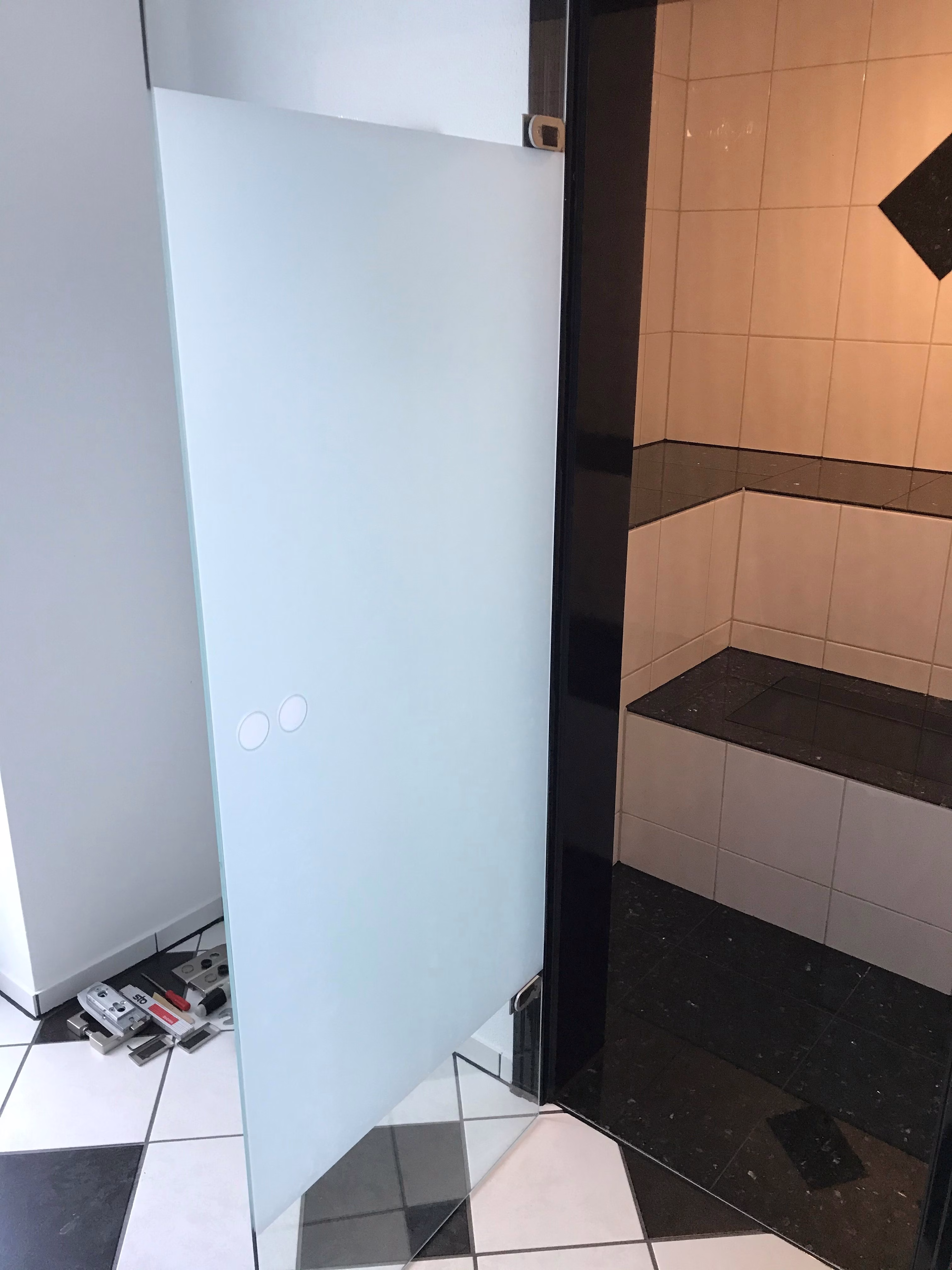 Folie für Glasscheiben mit Milchglas Optik