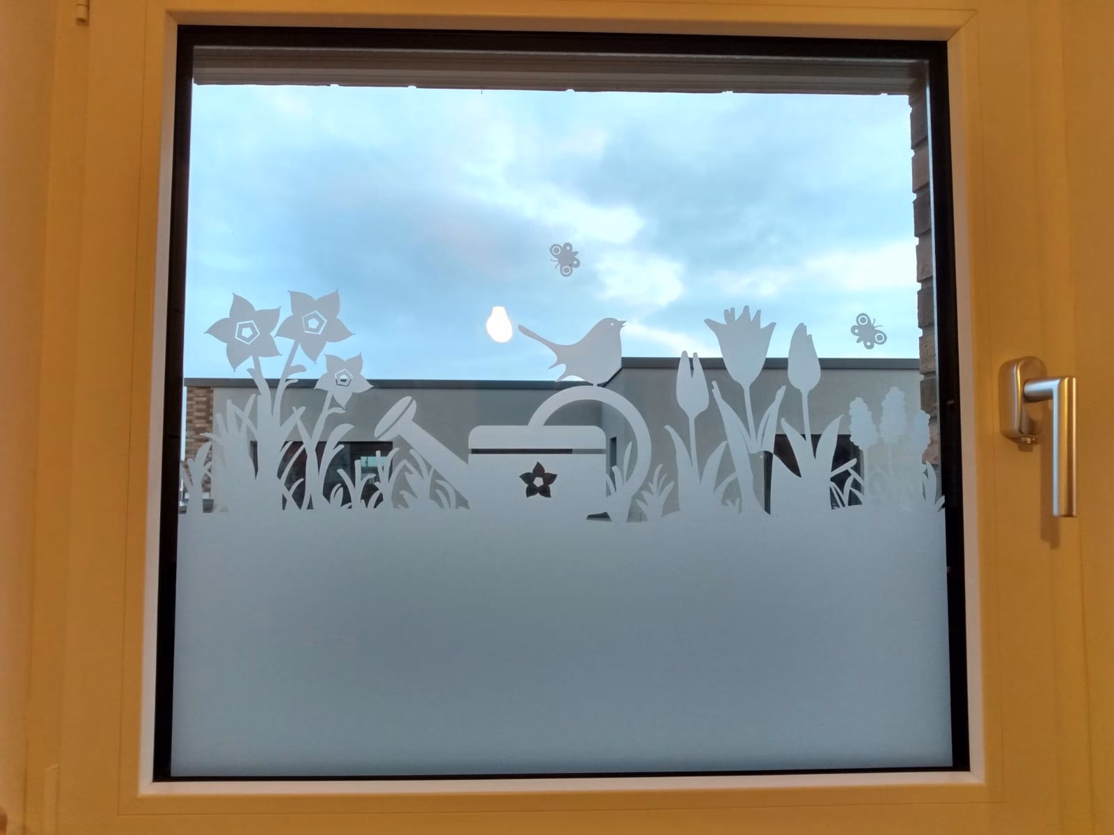 Glasdekor für Fenster mit Gartendesign nach Maß