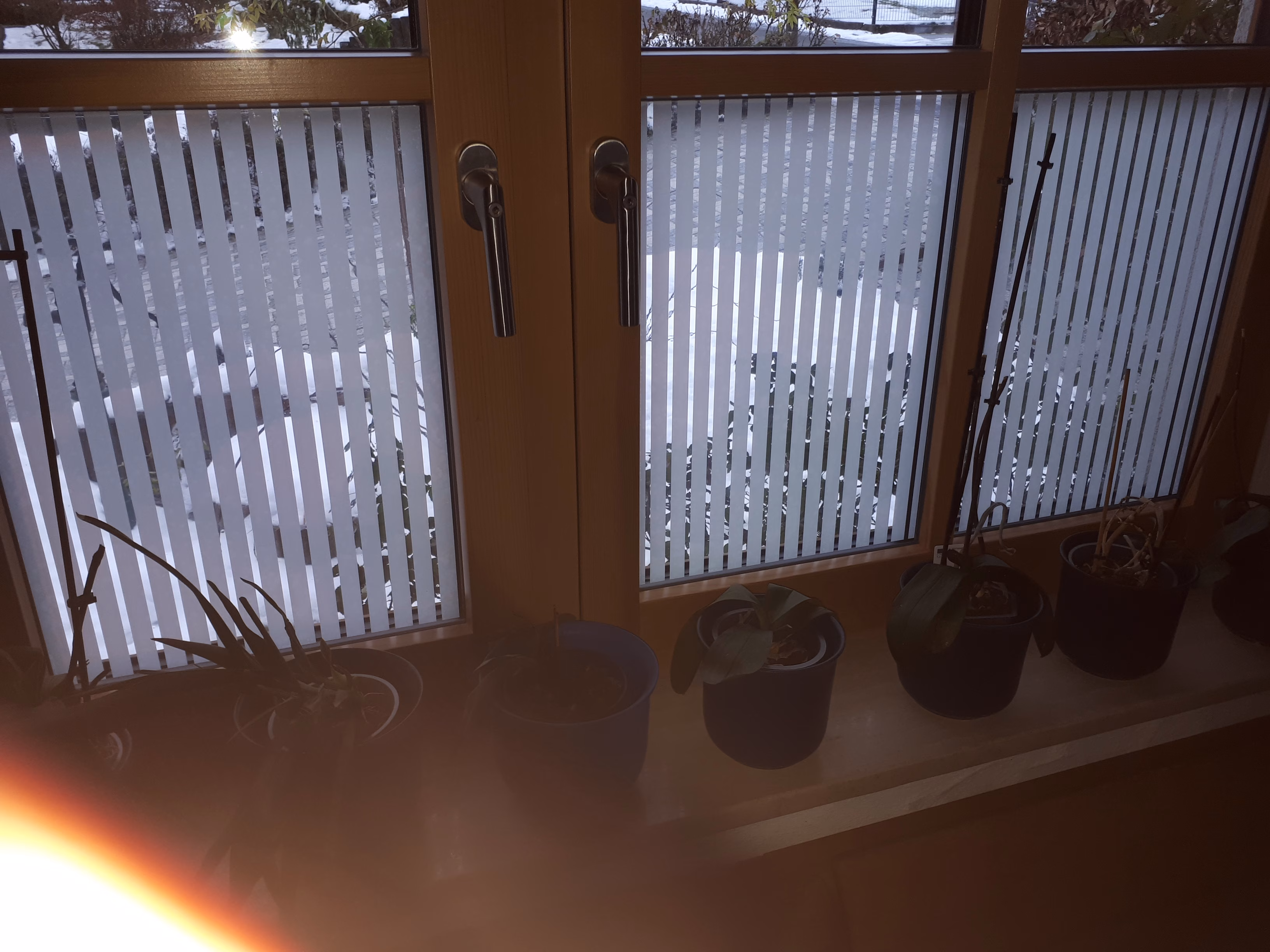 Dekorfolie, vertikale weiße Streifen, Breite 18 mm