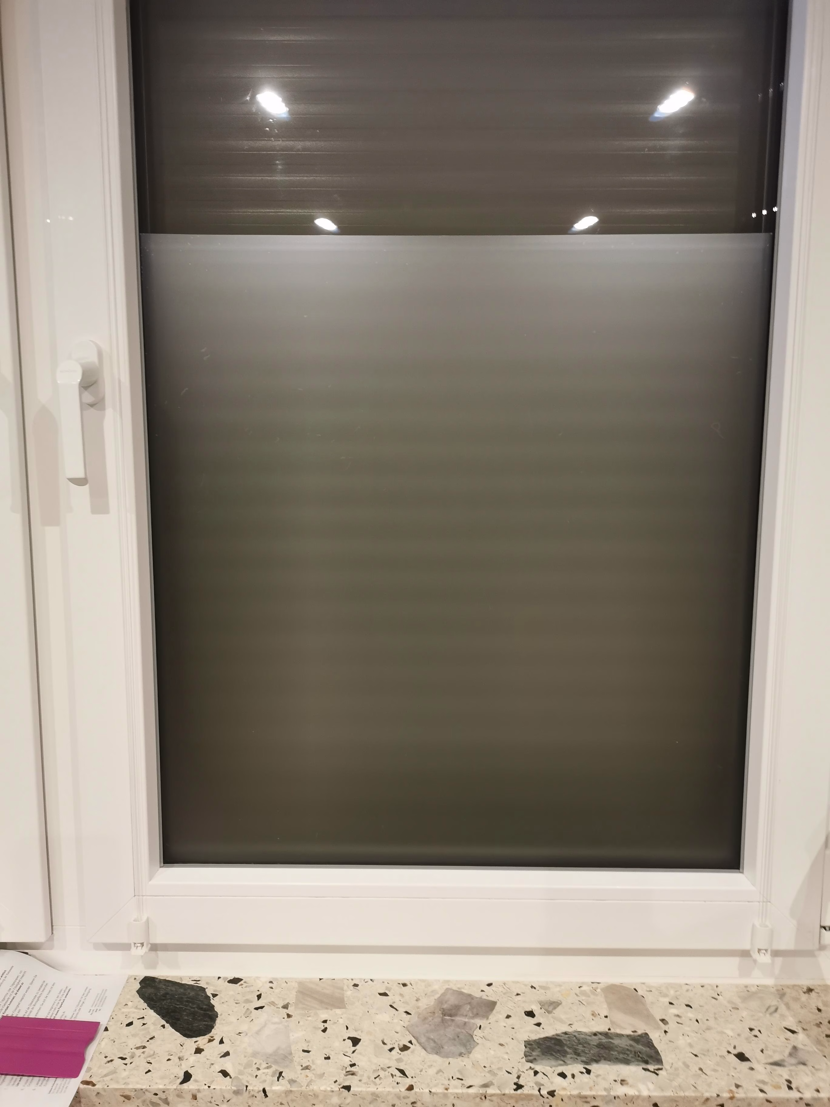 Adhäsionsfolie im Ätzglasdesign