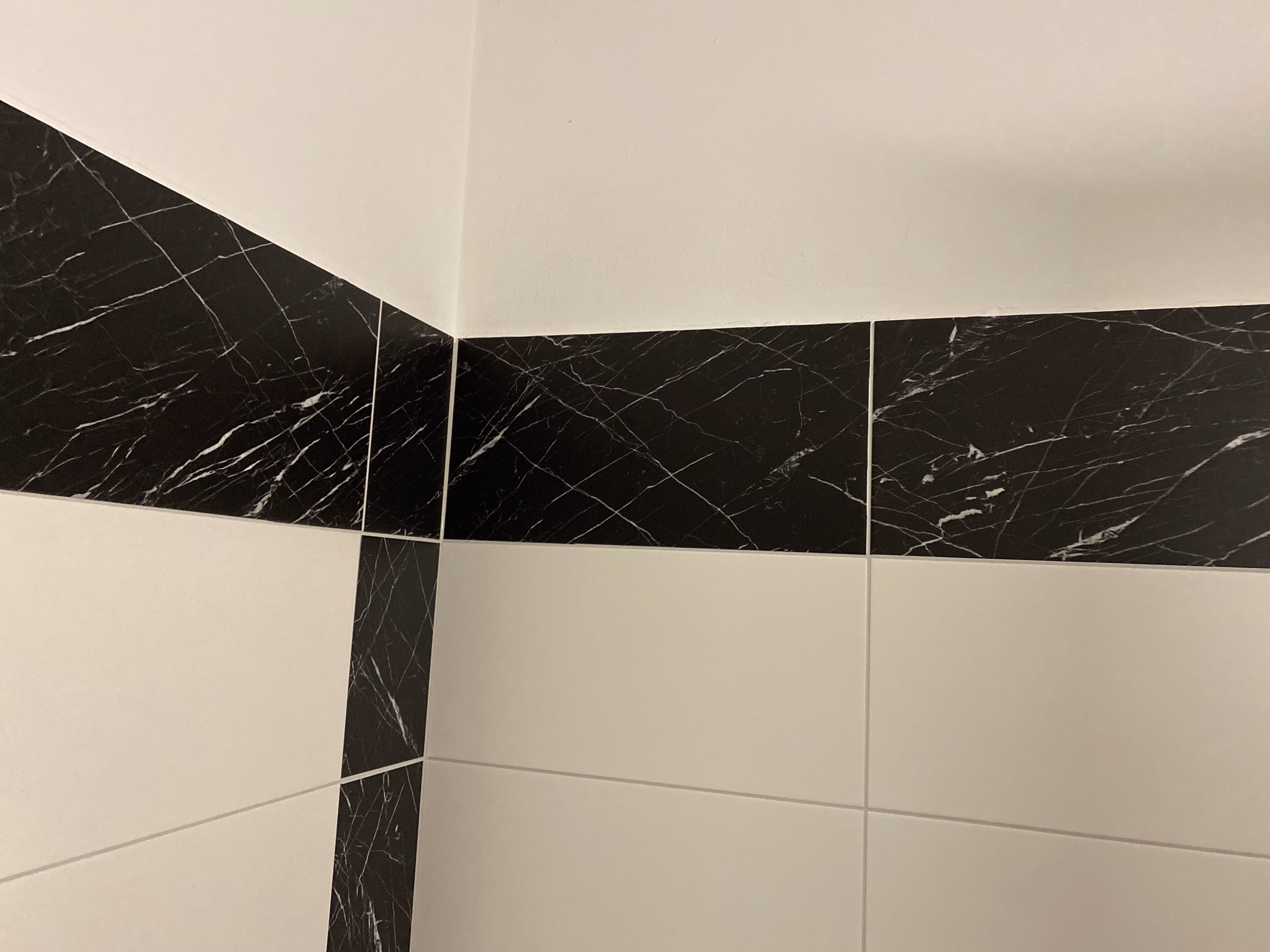 Schwarzer Marmor, Nero Marquina, Klebefolie in Steinoptik